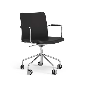 La chaise de bureau Stella peut être montée/abaissée par basculement - cuir elmosoft 99999 noir, structure chromée, accoudoirs recouverts de cuir, inclinaison au dos - Swedese