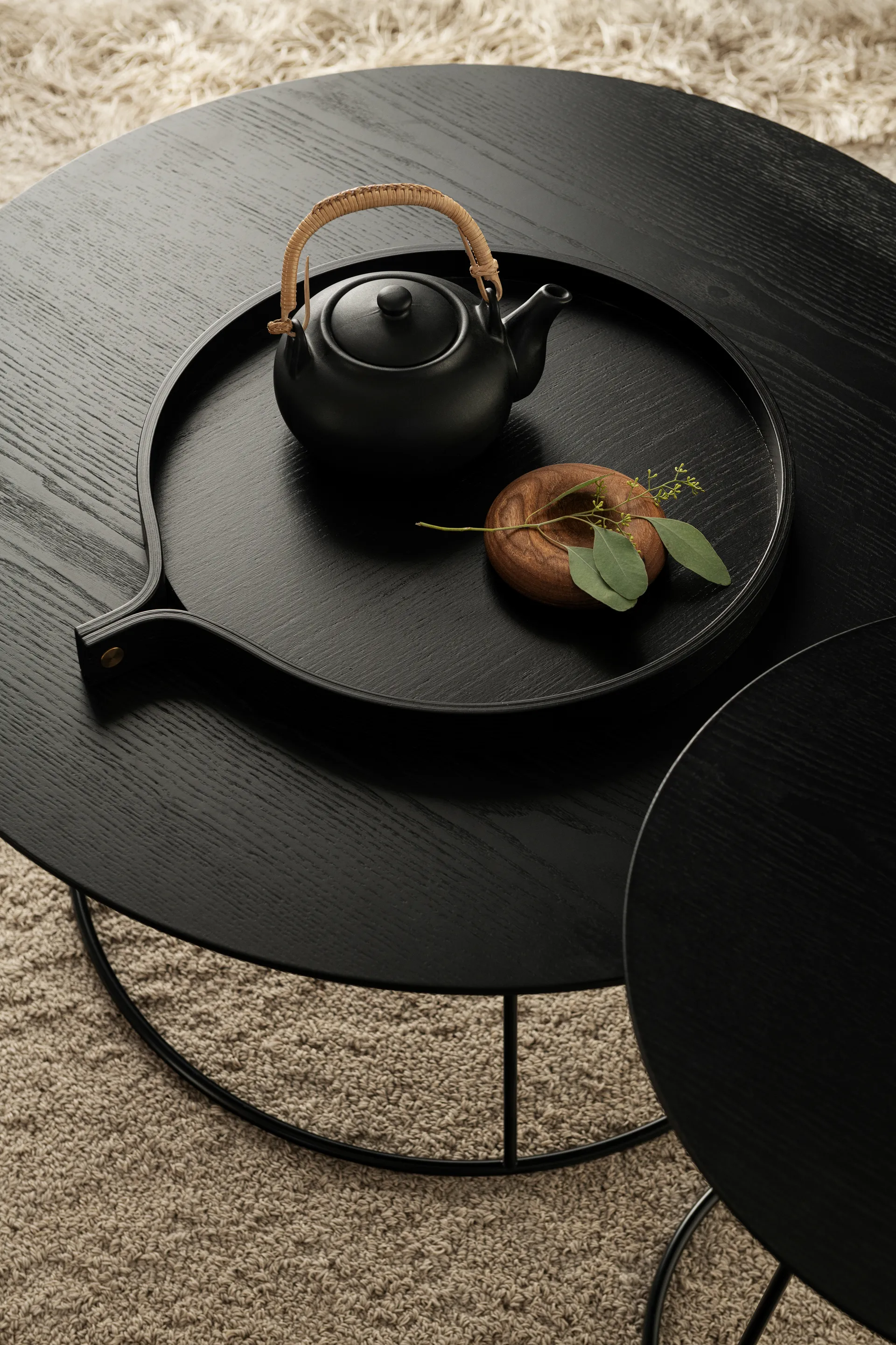 Plateau Comma Ø40 cm, Frêne noirci Swedese