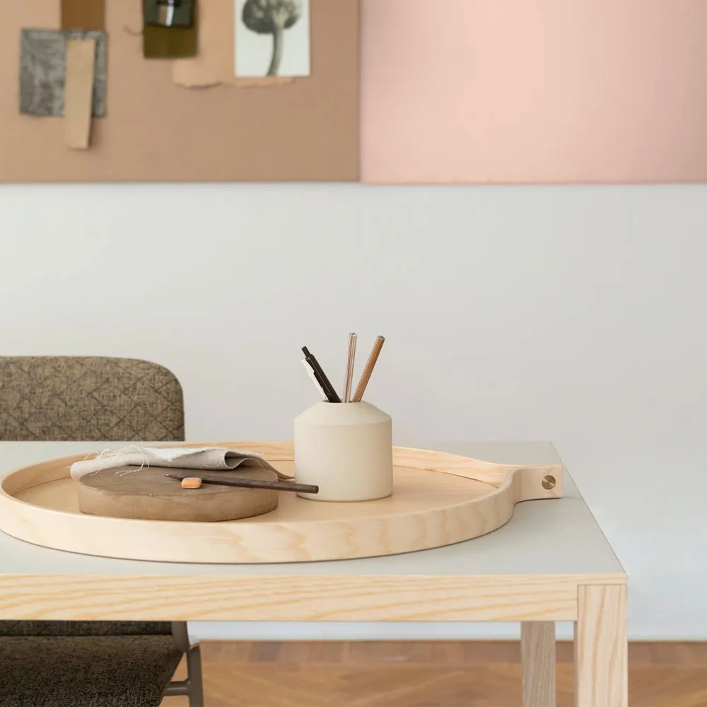 Plateau Comma, soft white, petit Swedese