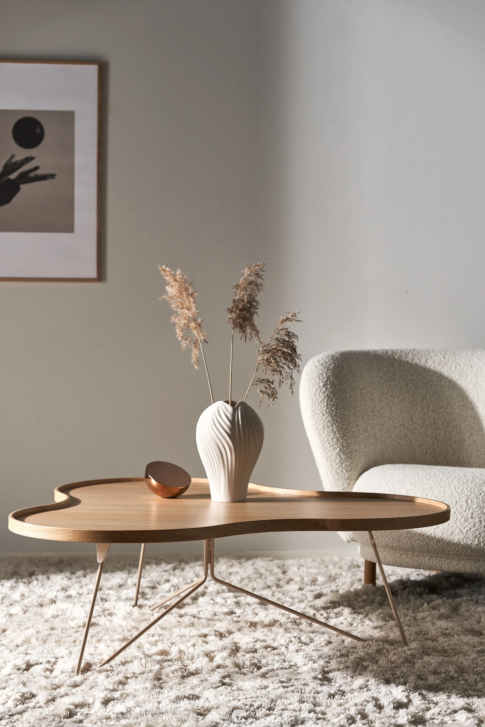 Table Flower mono 107x114 cm, H45 Chêne laqué-nutmeg RAL1019 Swedese