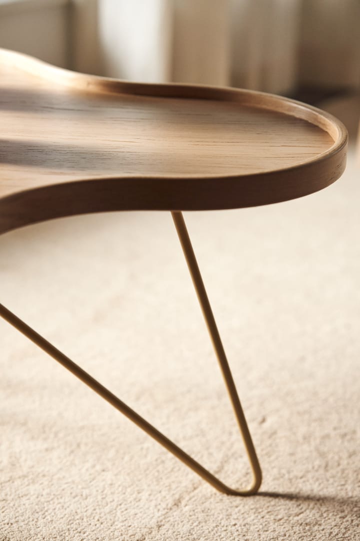 Table Flower mono 84x90 cm, H39 cm chêne laqué Swedese