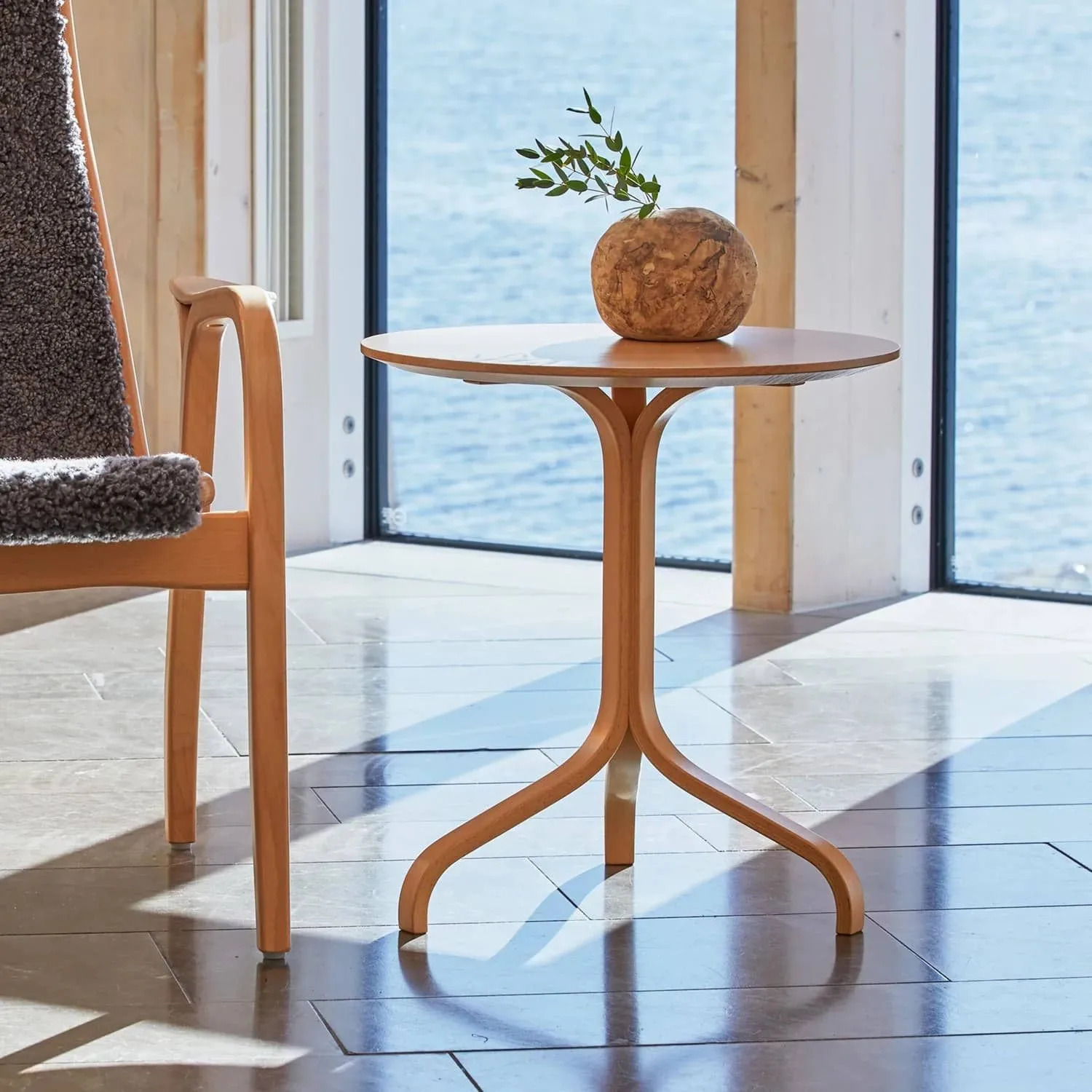 Table Lamino Ø46x49 cm, Chêne huilé Swedese