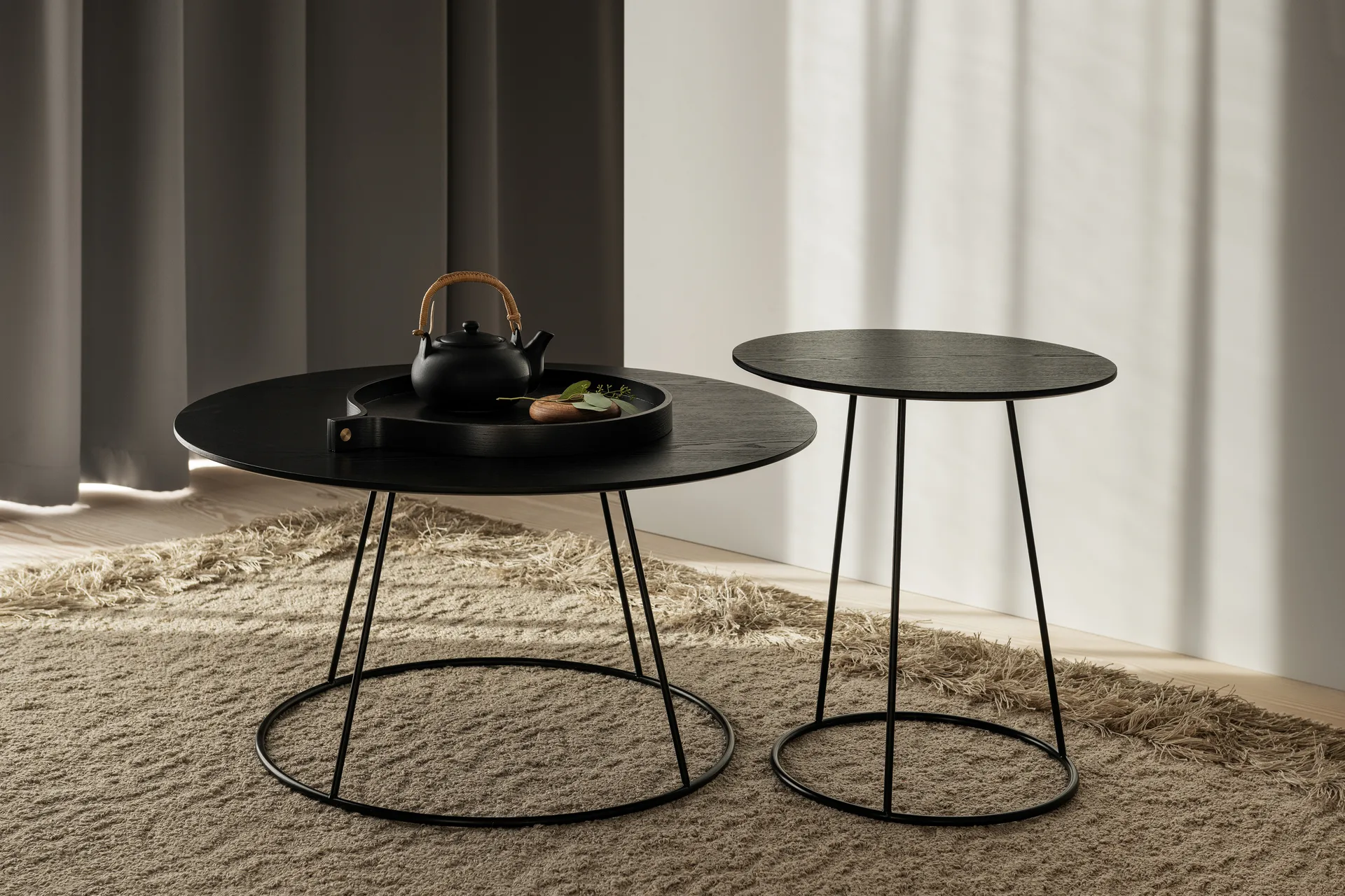 Table lisse Breeze Ø46 cm, Noir Swedese