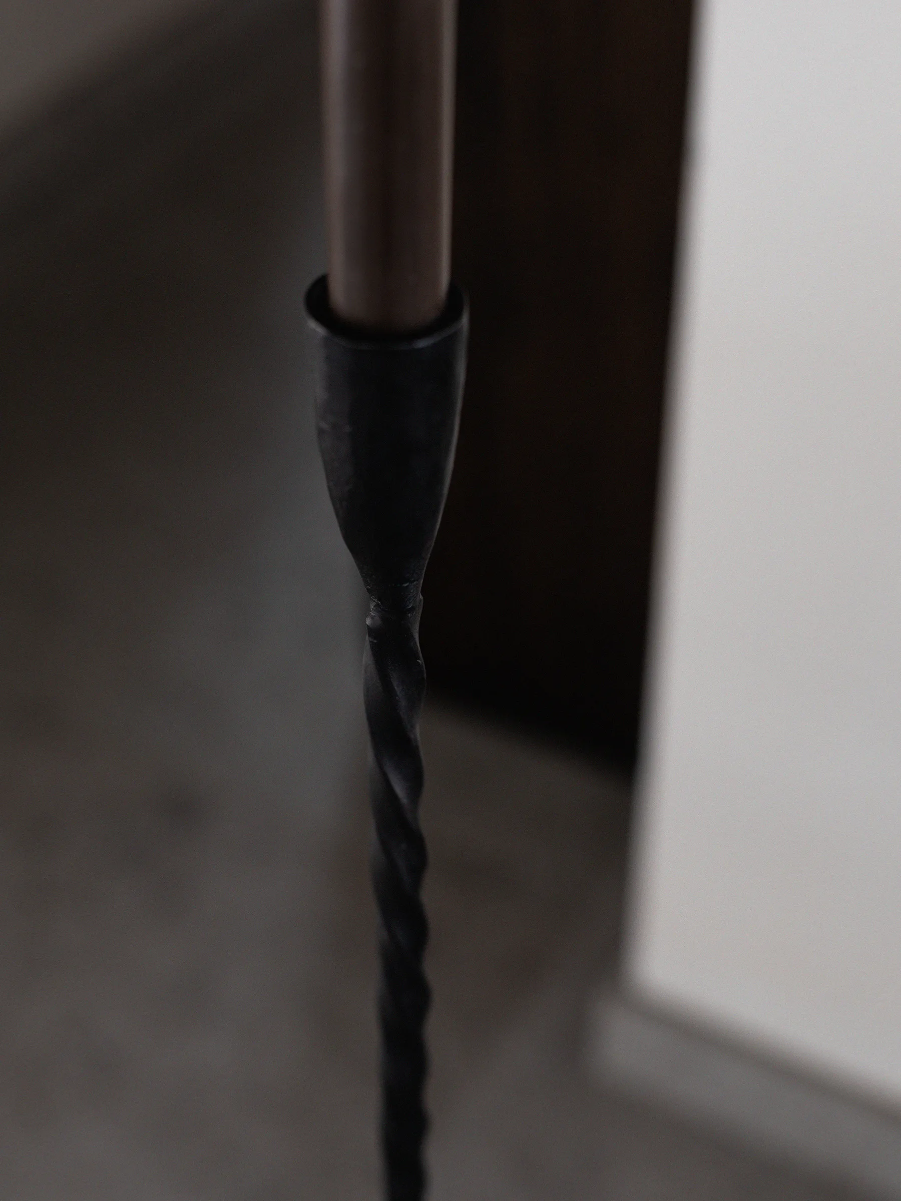 Chandelier sur pied Twist 80 cm, Noir Tell Me More