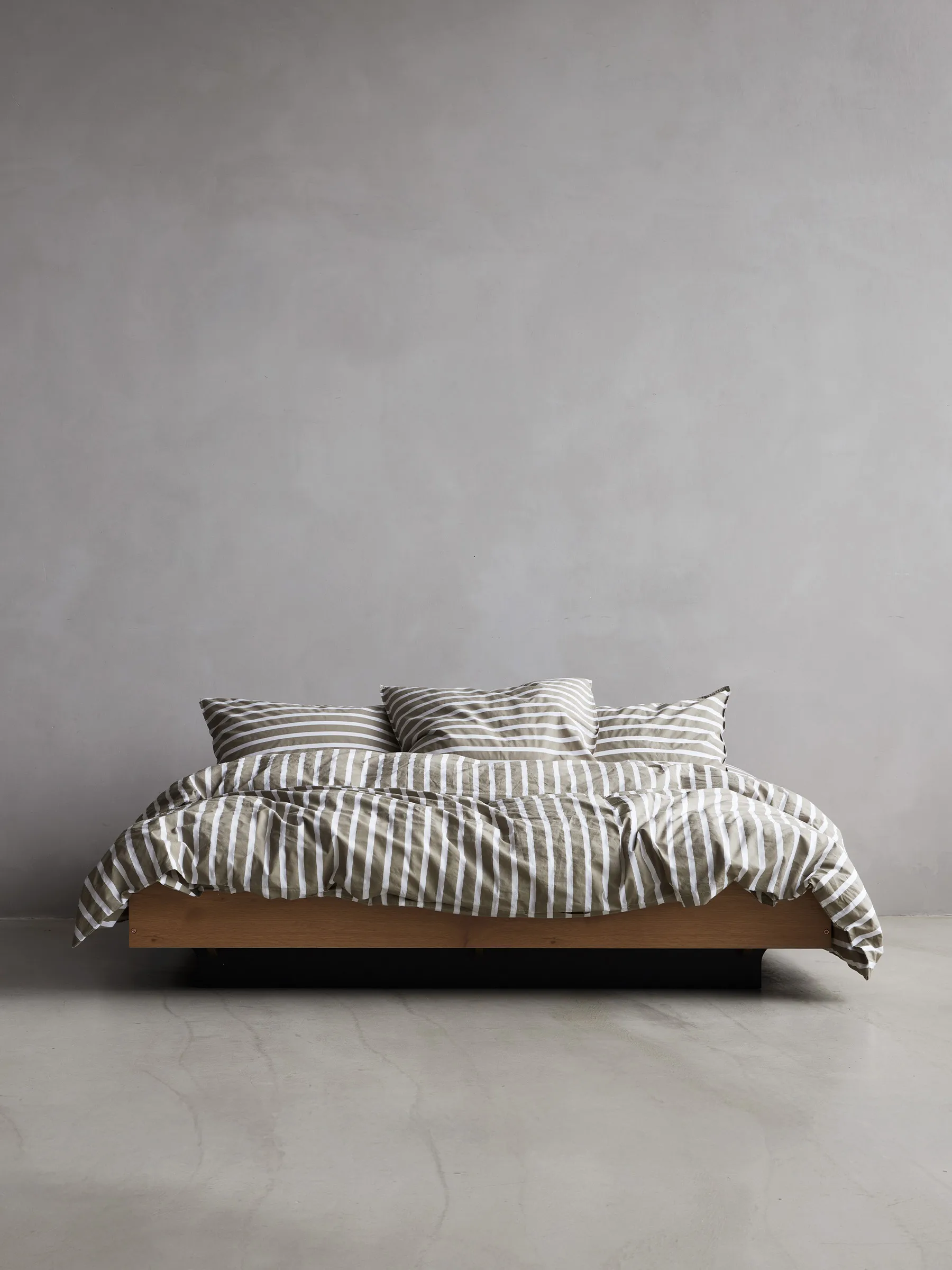 Housse de couette rayée Tell Me More en coton, Olive, 220x220 cm Tell Me More