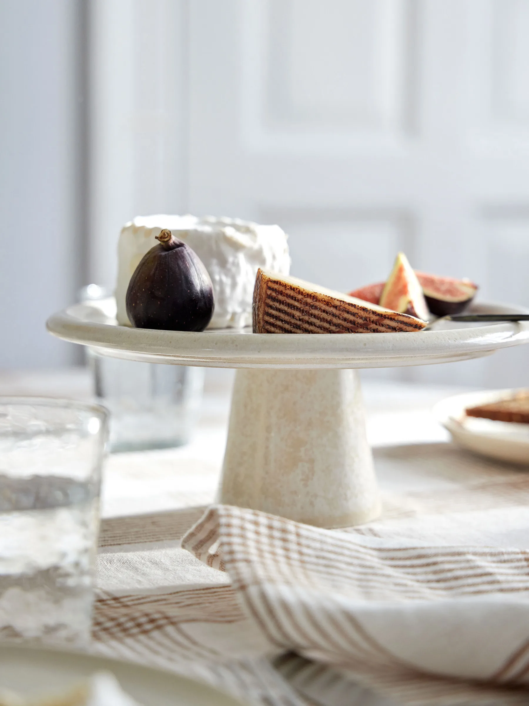 Plat à gâteau Granada, Cream, Ø26x11 cm Tell Me More