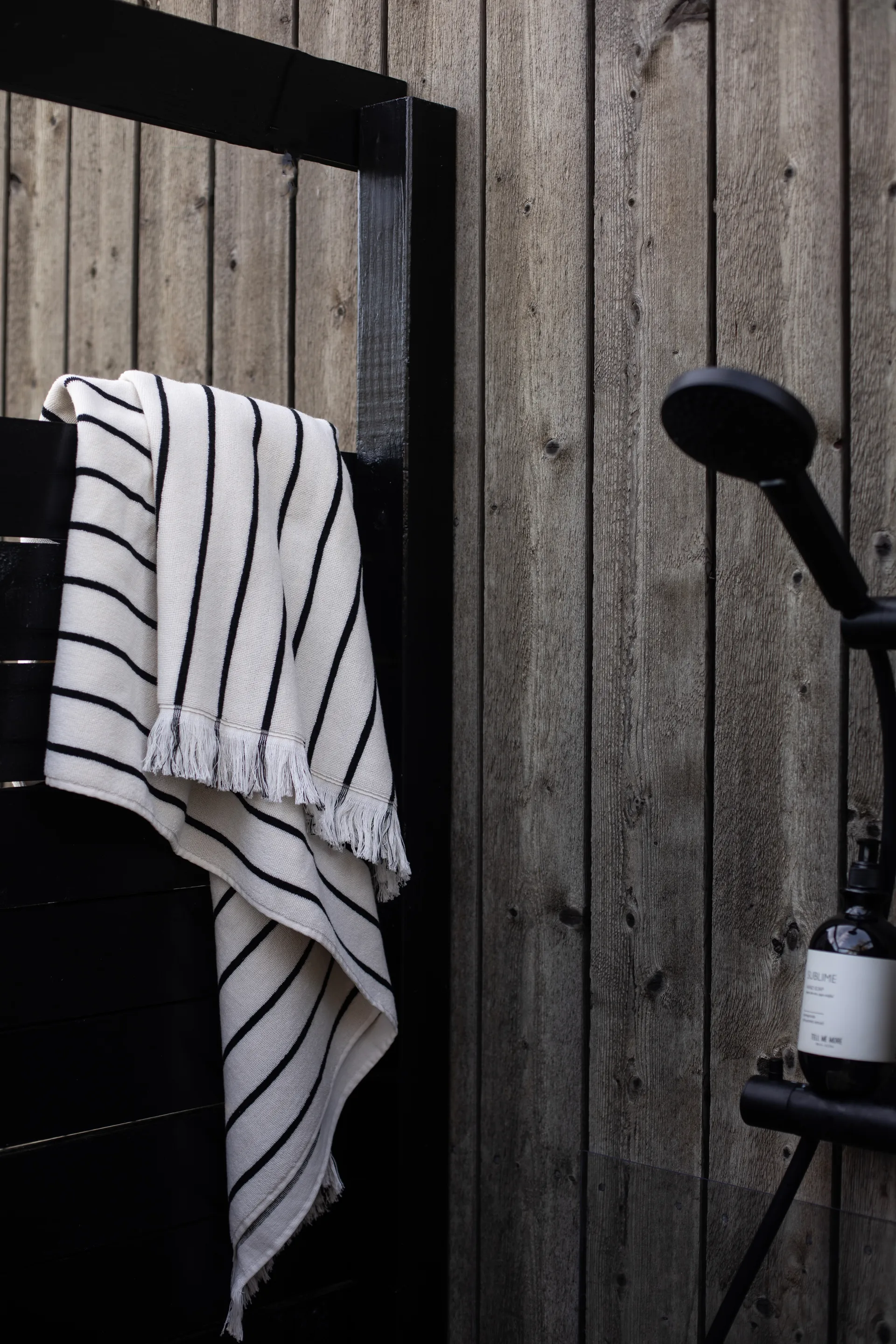 Serviette de bain Bonnie 70x140 cm, Noir Tell Me More