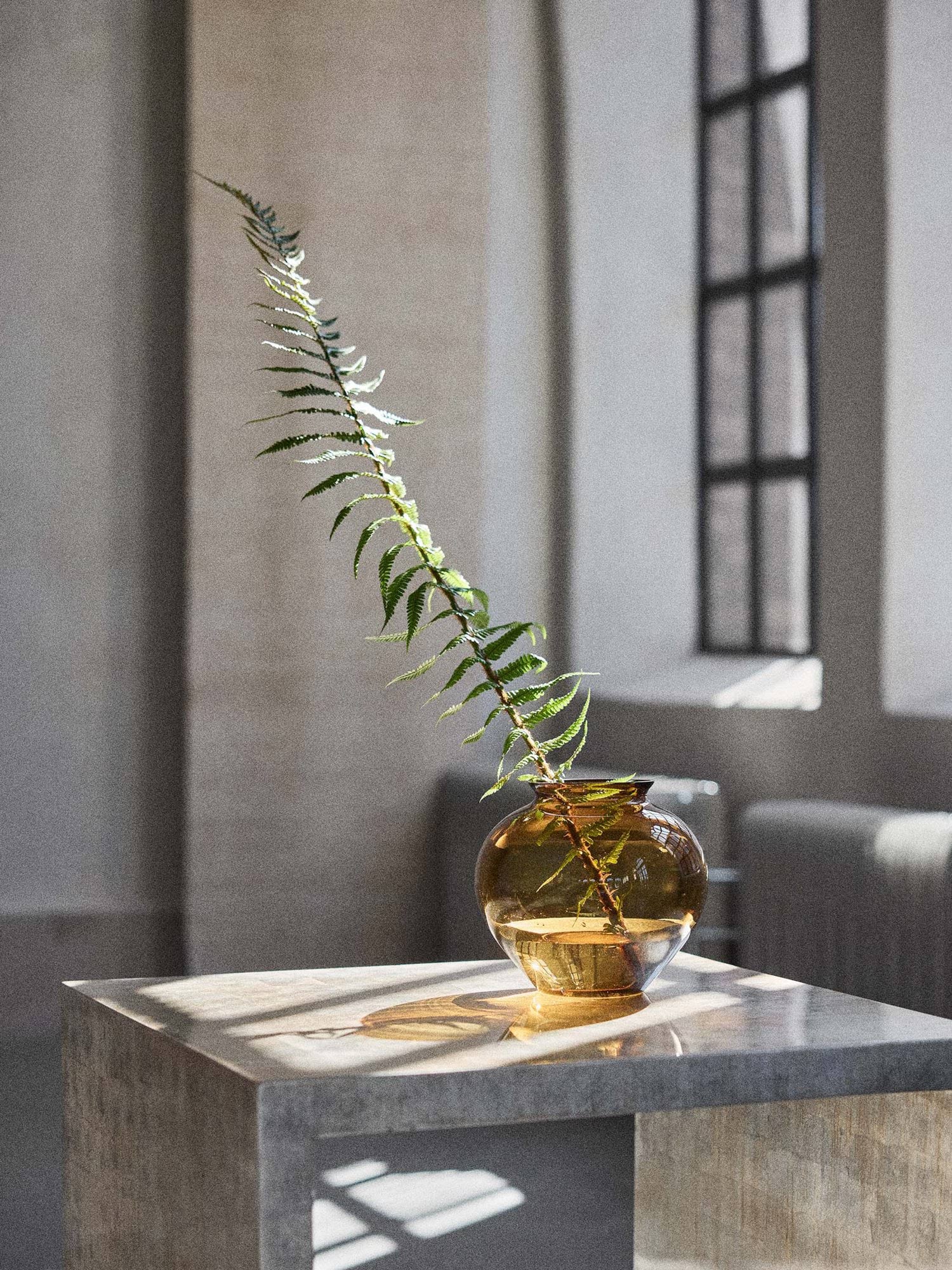 Vase Velino, Brun ambré, Ø20,5x18,5 cm Tell Me More