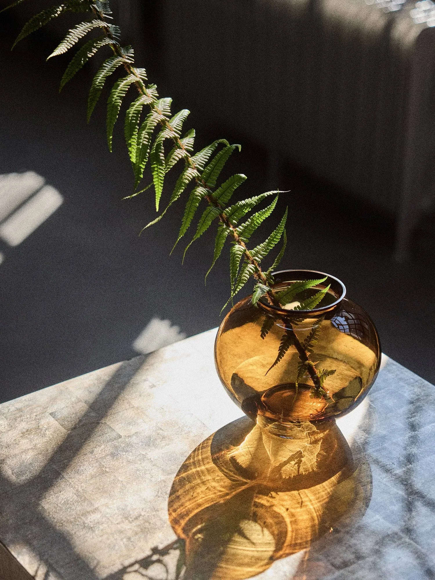 Vase Velino, Brun ambré, Ø20,5x18,5 cm Tell Me More