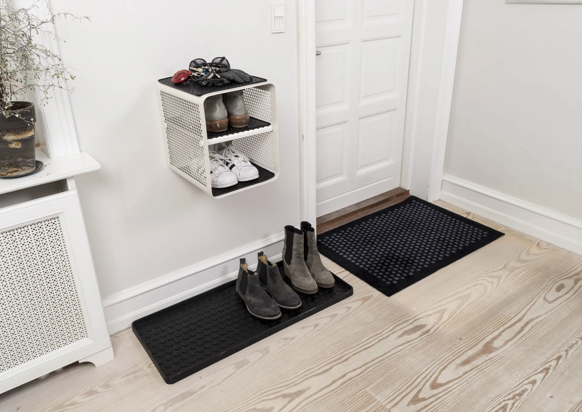 Paillasson Dots, Black, 60x90 cm tica copenhagen