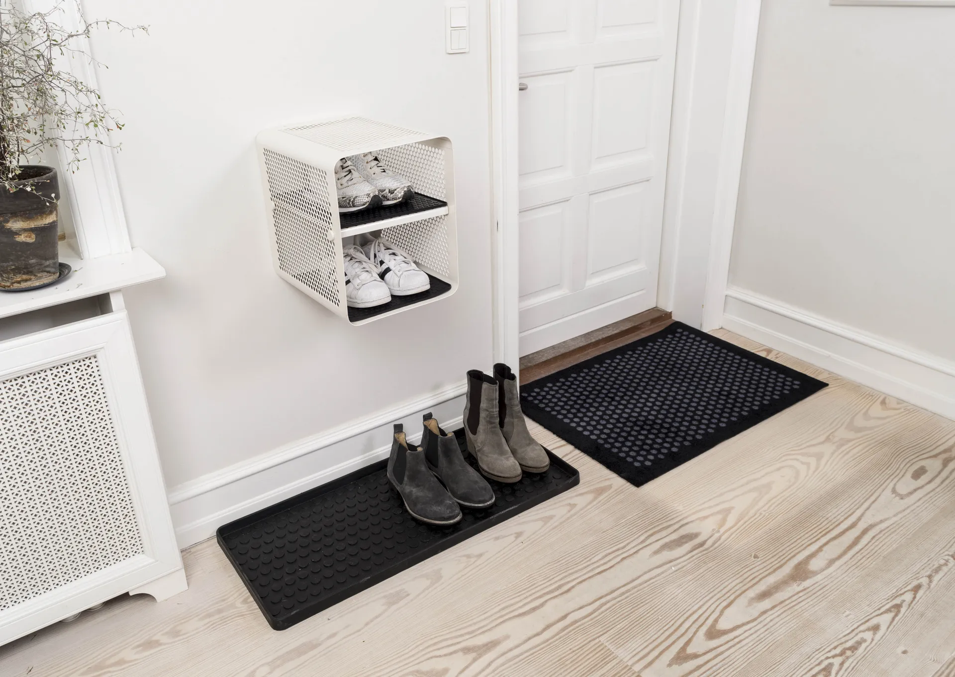 Paillasson Dots, Black, 60x90 cm tica copenhagen