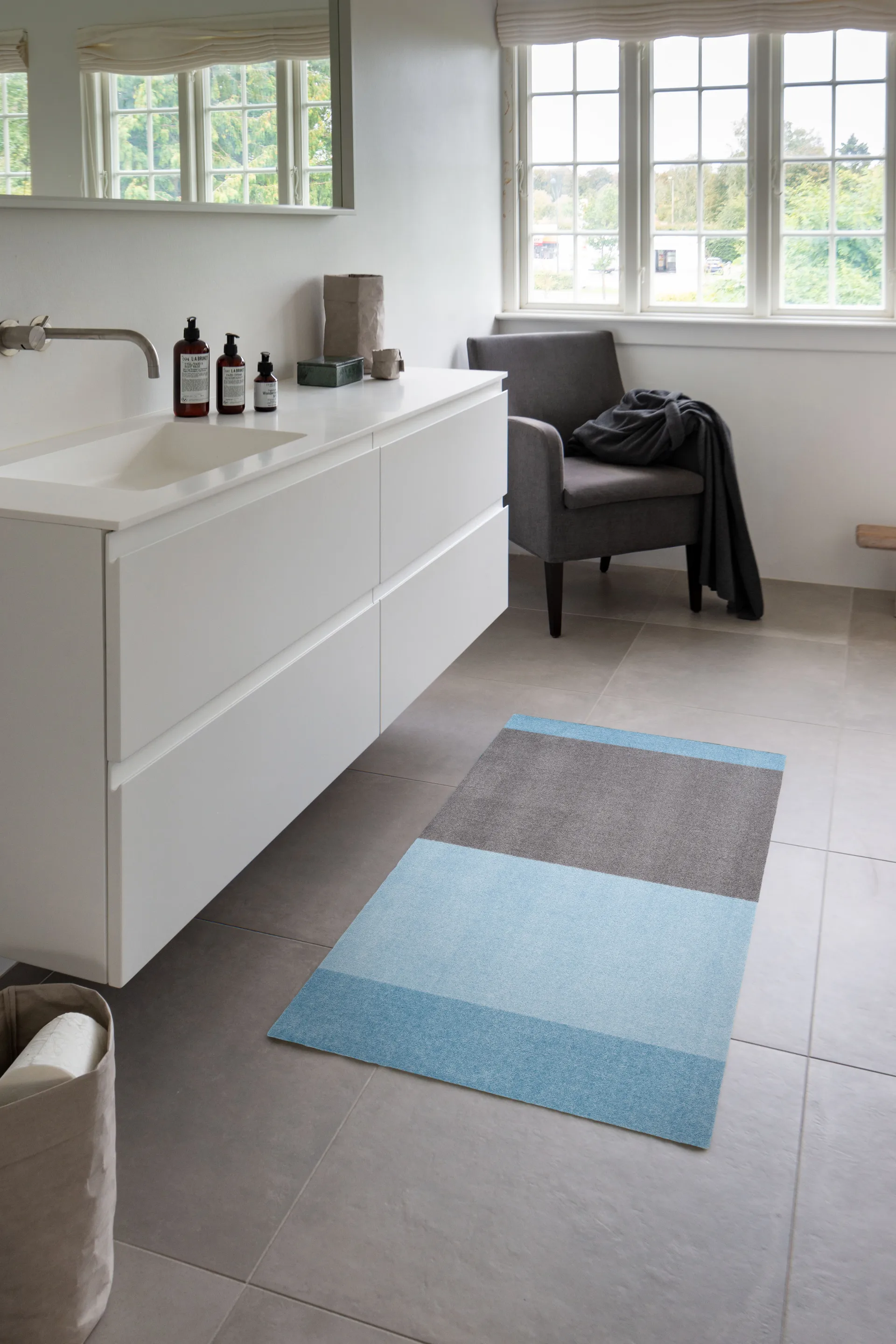 Stripes by tica tapis de couloir horizontal, Blue-steel grey, 67x120 cm tica copenhagen