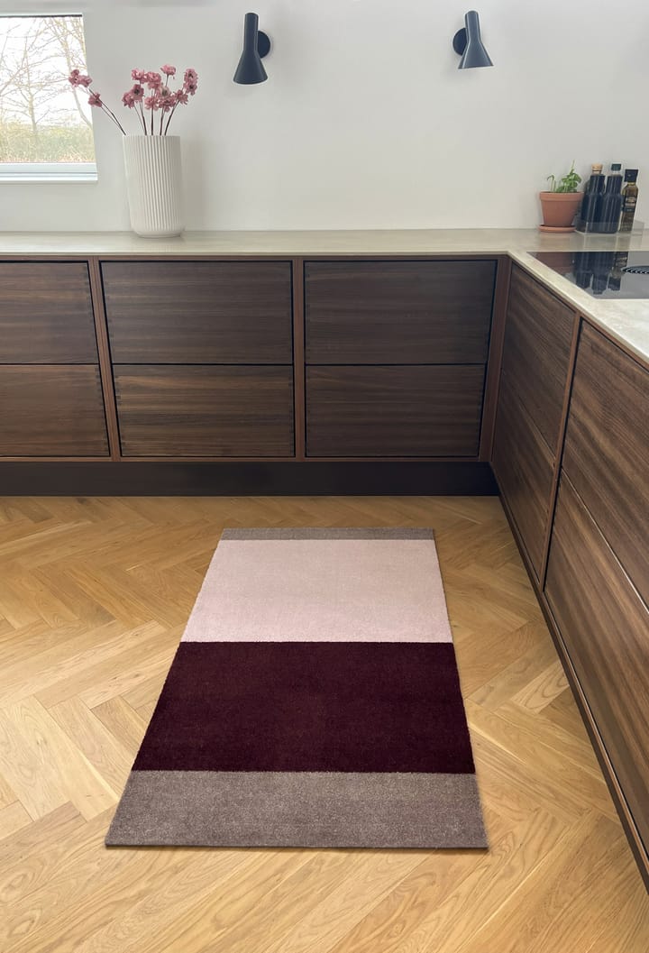 Stripes by tica tapis de couloir horizontal, Bordeaux-rose-sand, 67x120 cm tica copenhagen