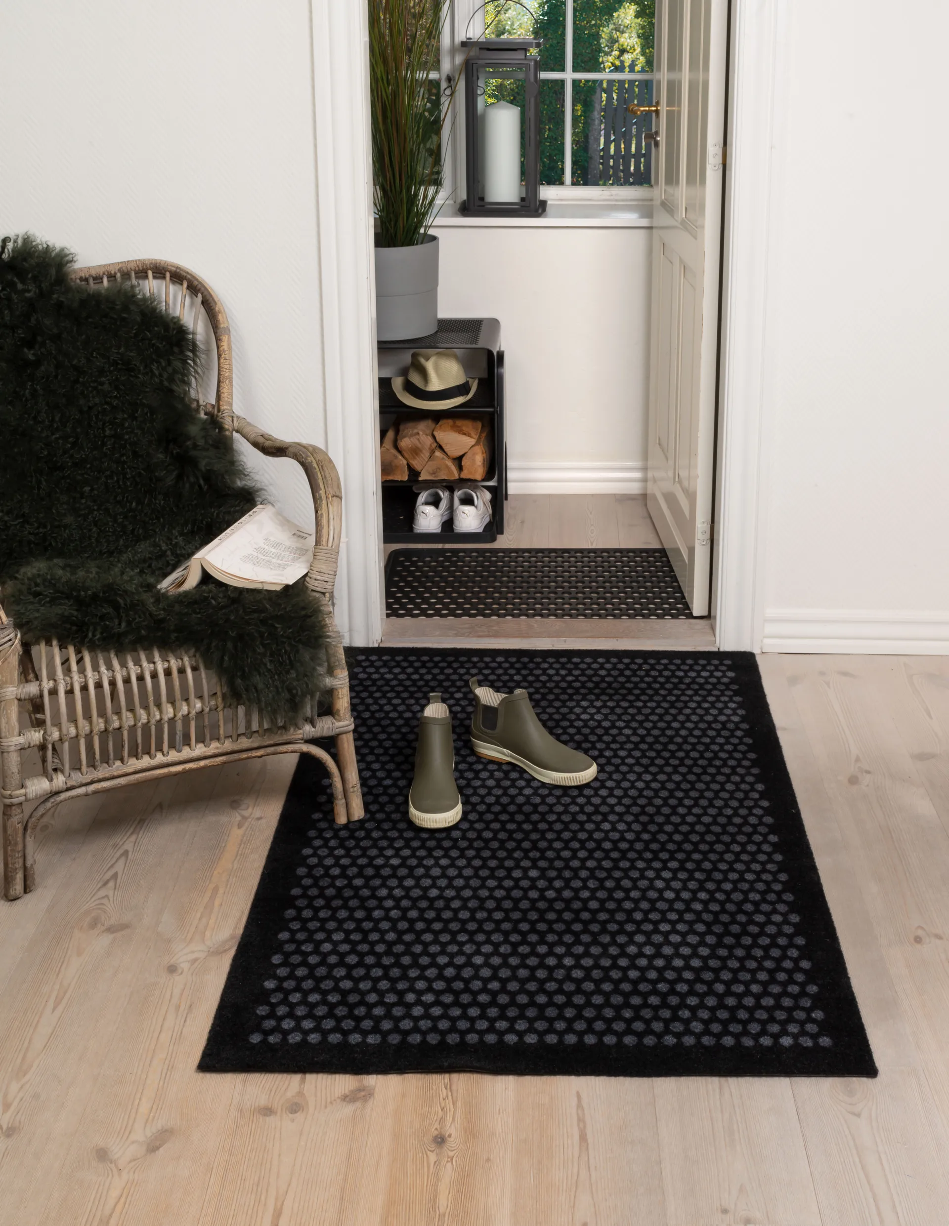 Tapis de couloir Dots, Black, 90x130 cm tica copenhagen