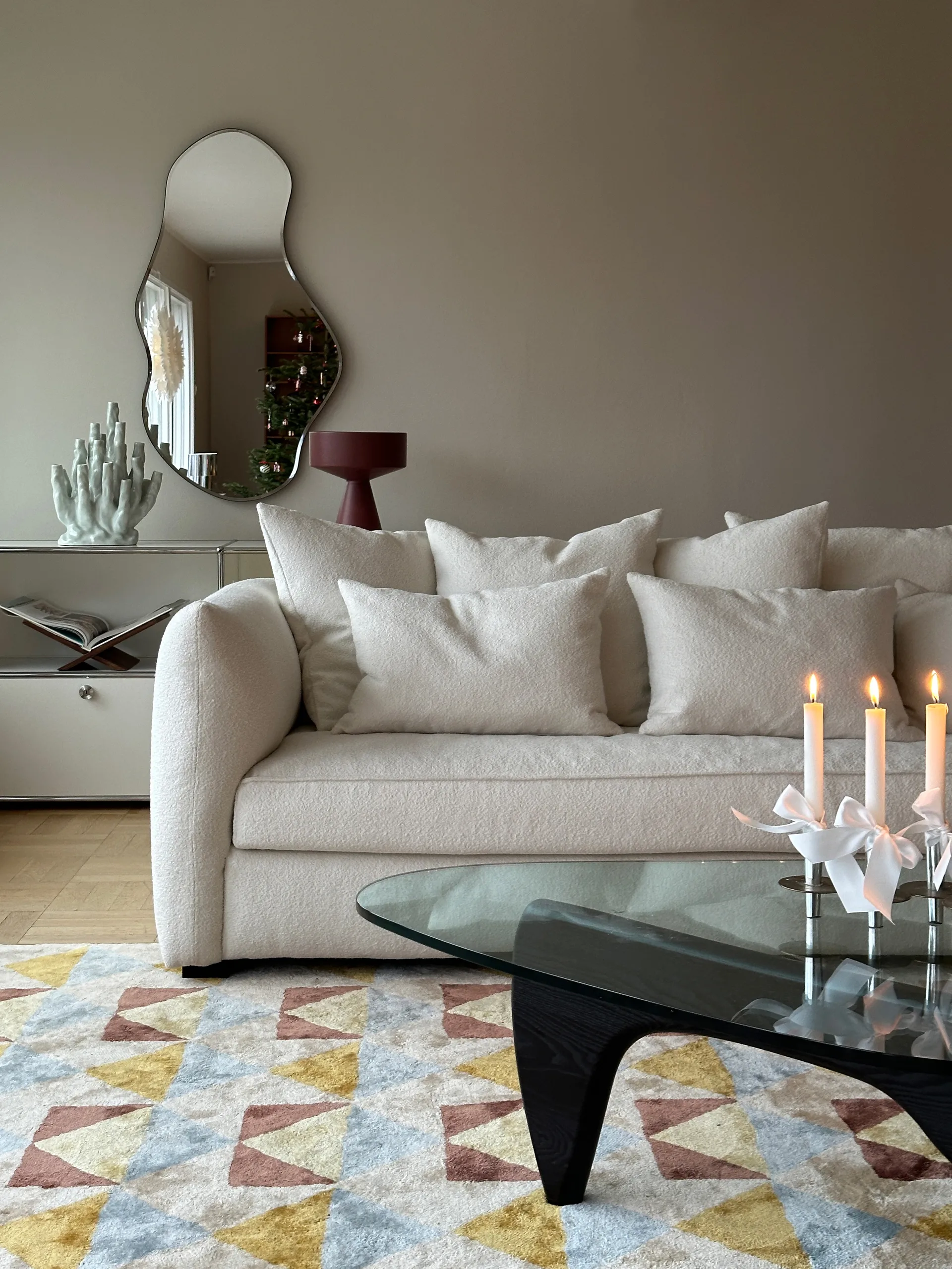 Canapé Cornell, Bouclé off white Tinted