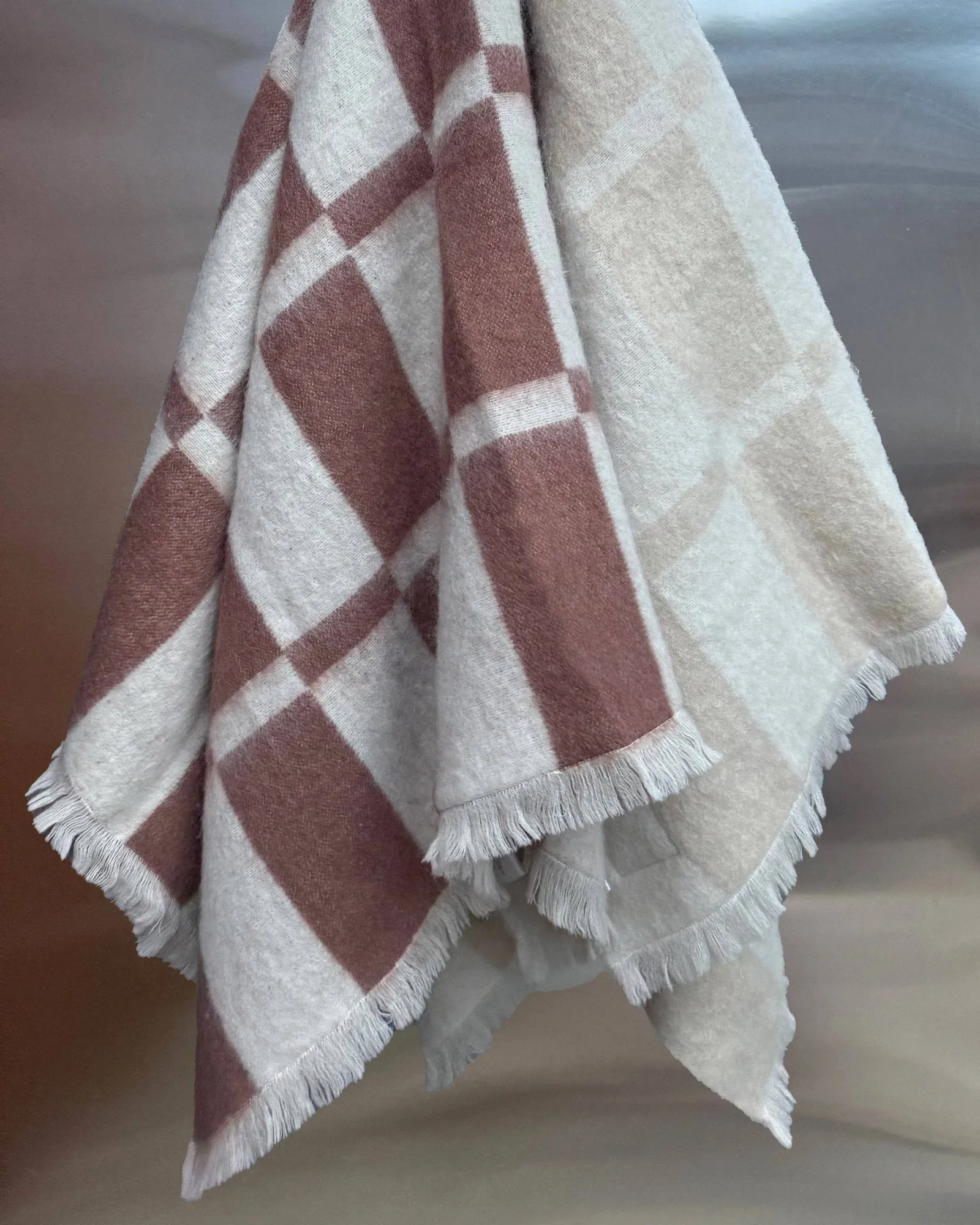 Plaid en mohair Hallin, Off white-rust, 130x170 cm Tinted