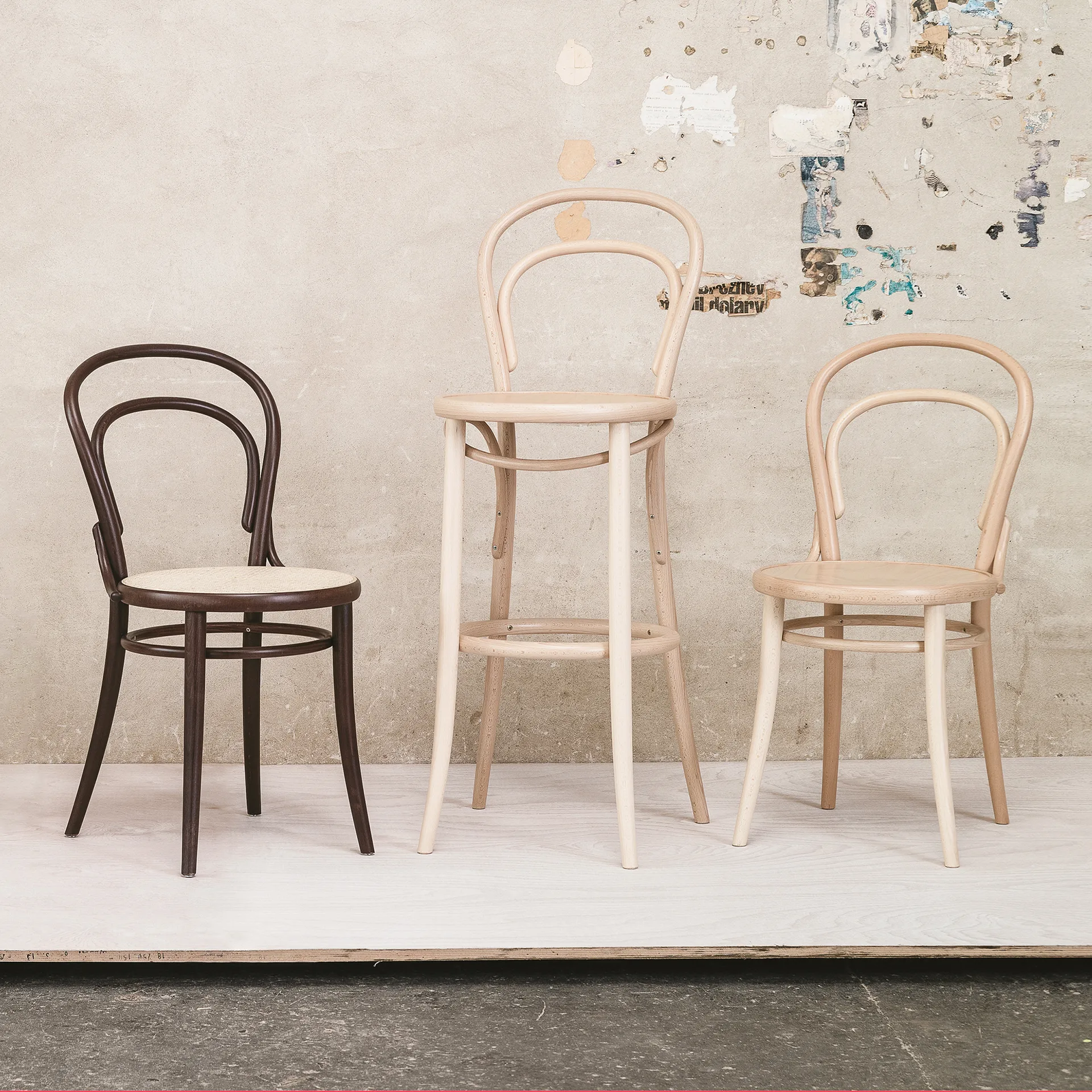 Chaise Ton no.14, Coffee B4-New Assise en rotin TON