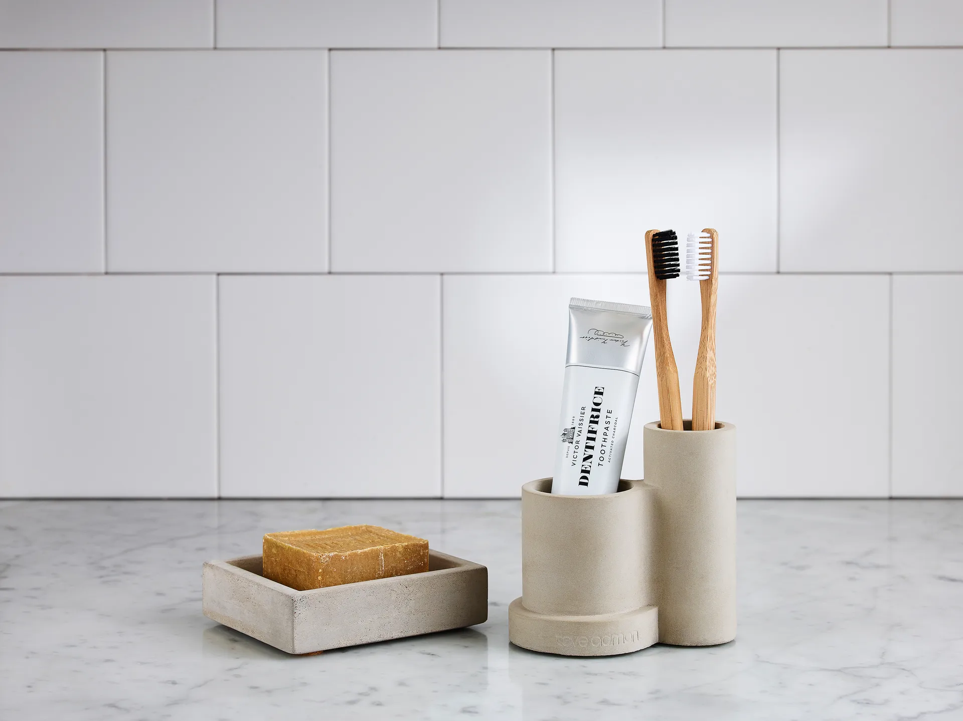 Mug à brosse à dents Smile 7,5x11 cm, Gris Tove Adman