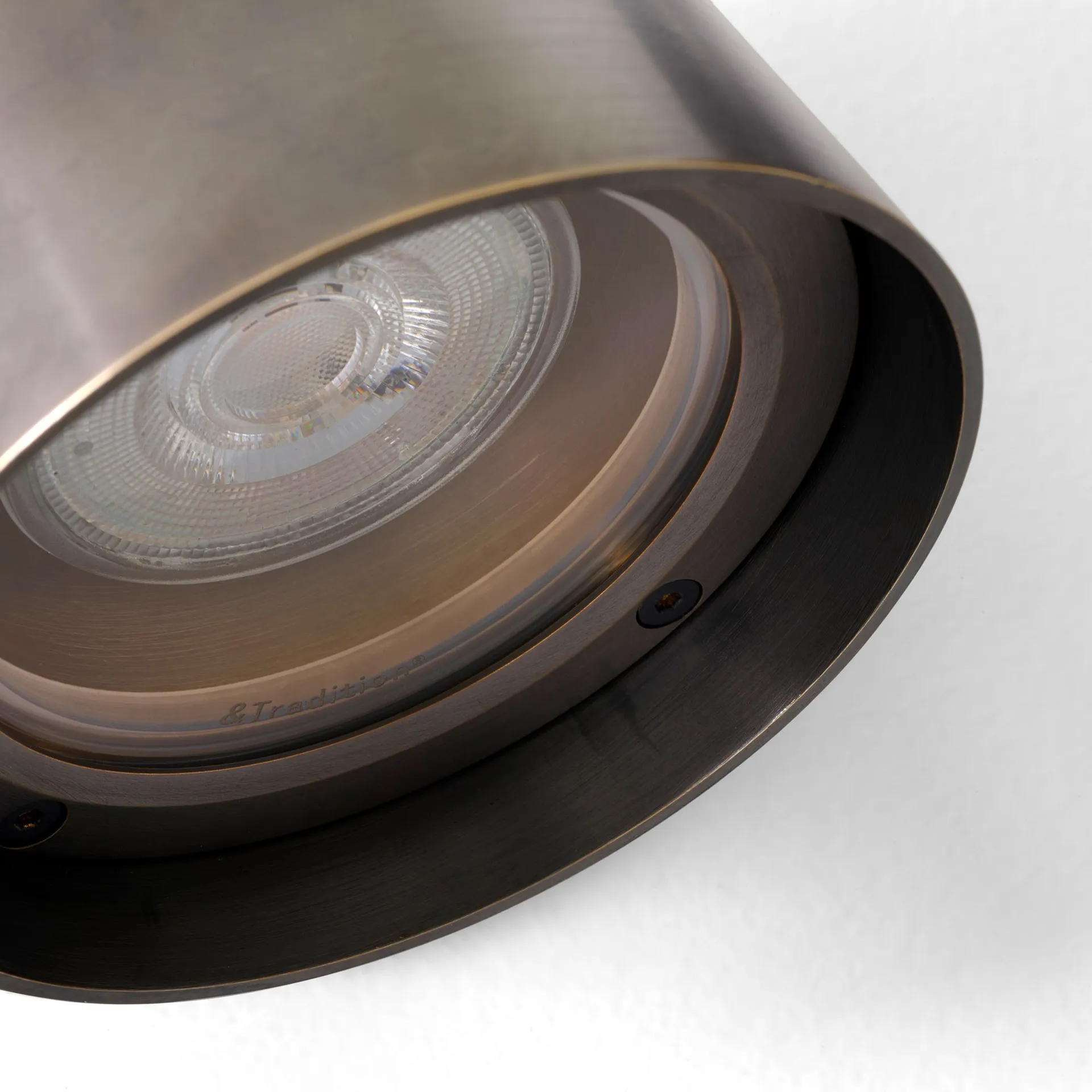 Applique murale Solid SC105, Bronzed brass &Tradition