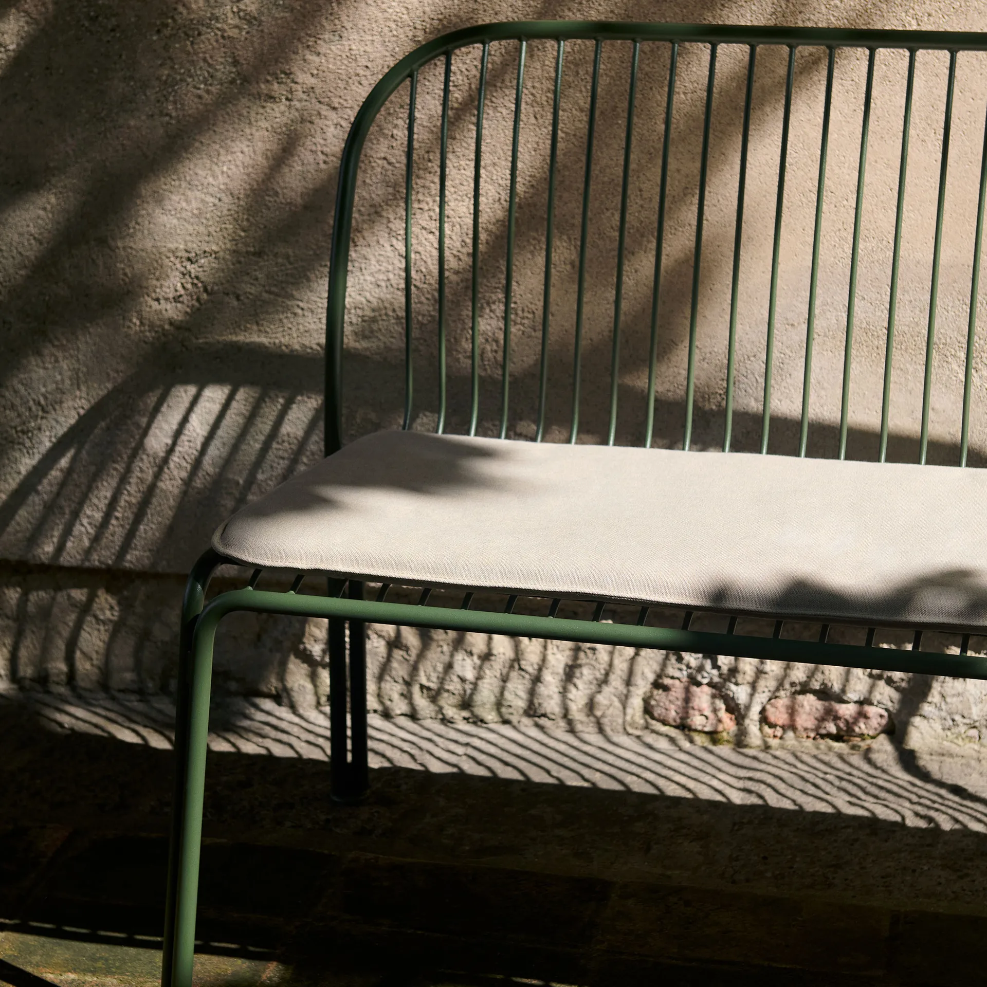 Banc Thorvald SC111, Bronze green, 129 cm &Tradition