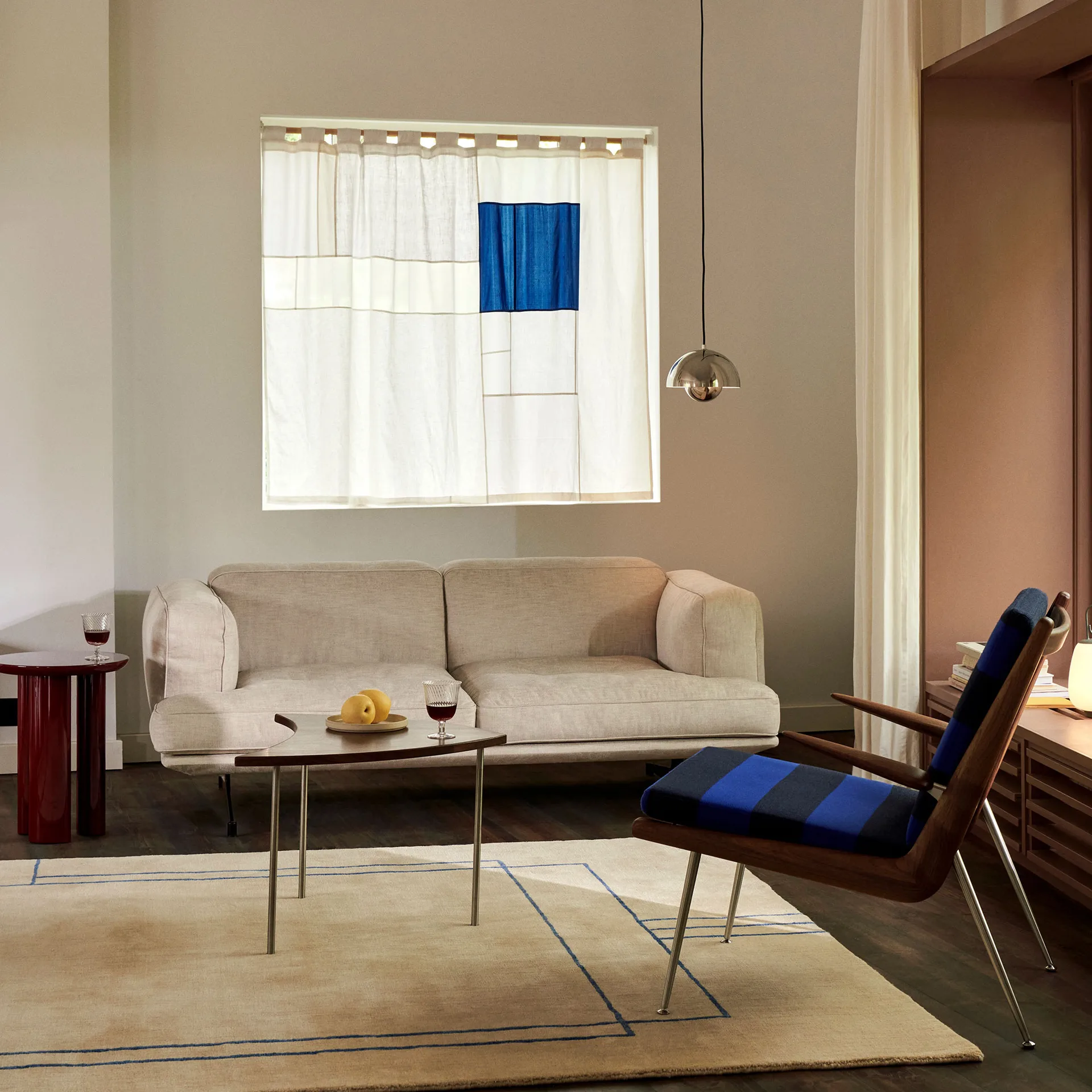 Canapé 2 places Inland AV22, Argile 0011-noir chaud &Tradition