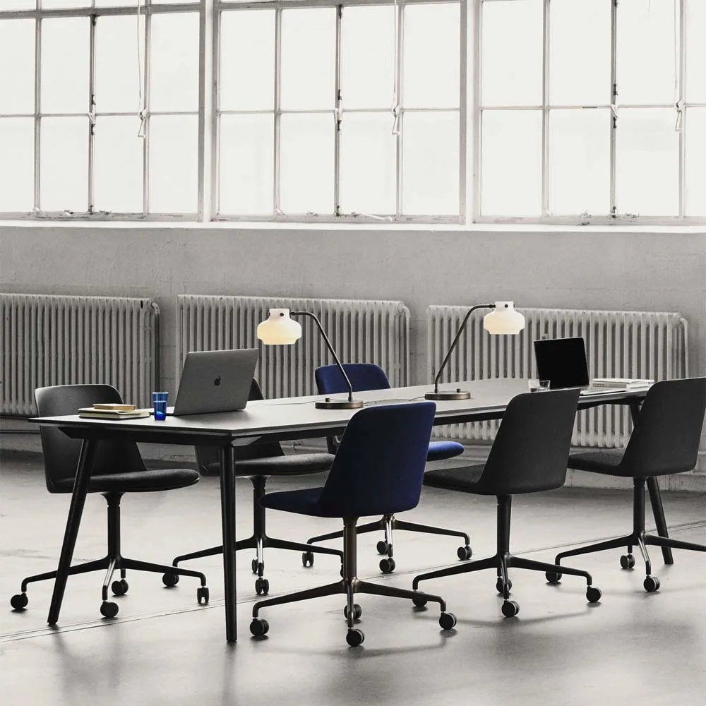 Chaise de bureau Rely HW23, tissu hallingdal 224 peanut, structure bronze &Tradition