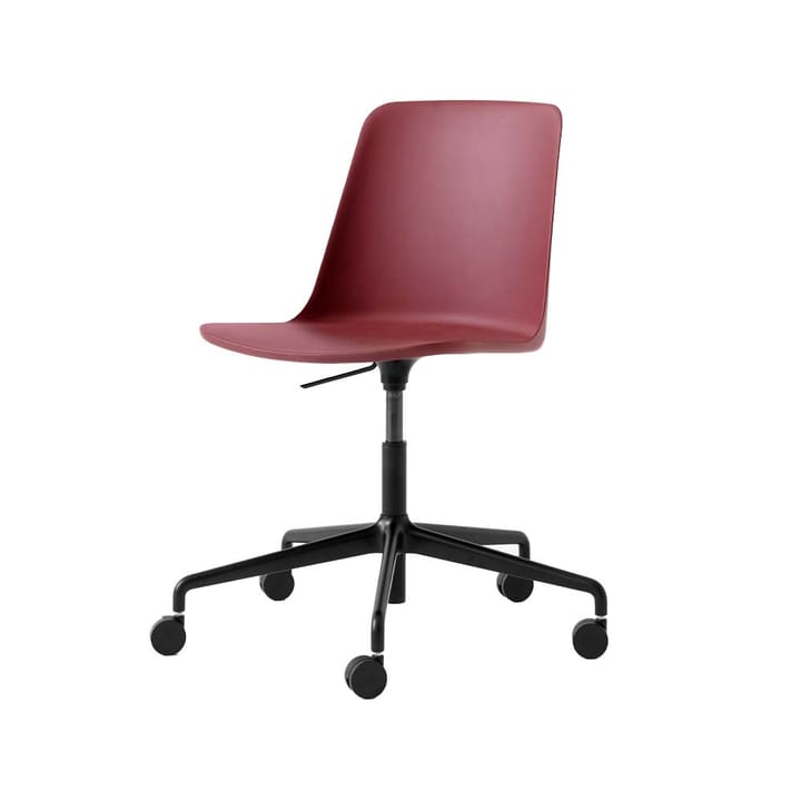 Chaise de bureau Rely HW28 - red brown, structure tournante noire - &Tradition