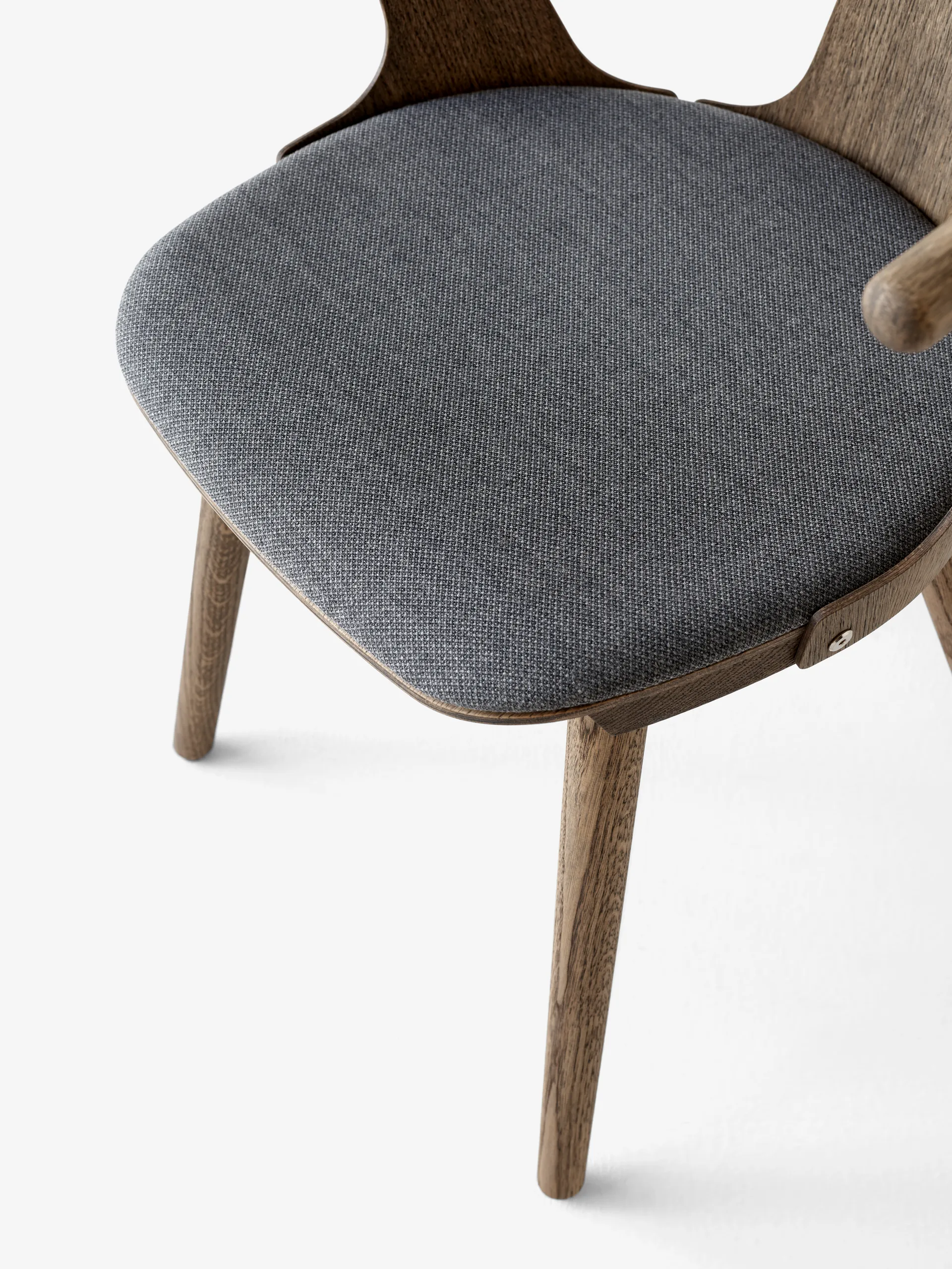 Chaise In Between SK2, Chêne fumé huilé-Fiord 171 &Tradition