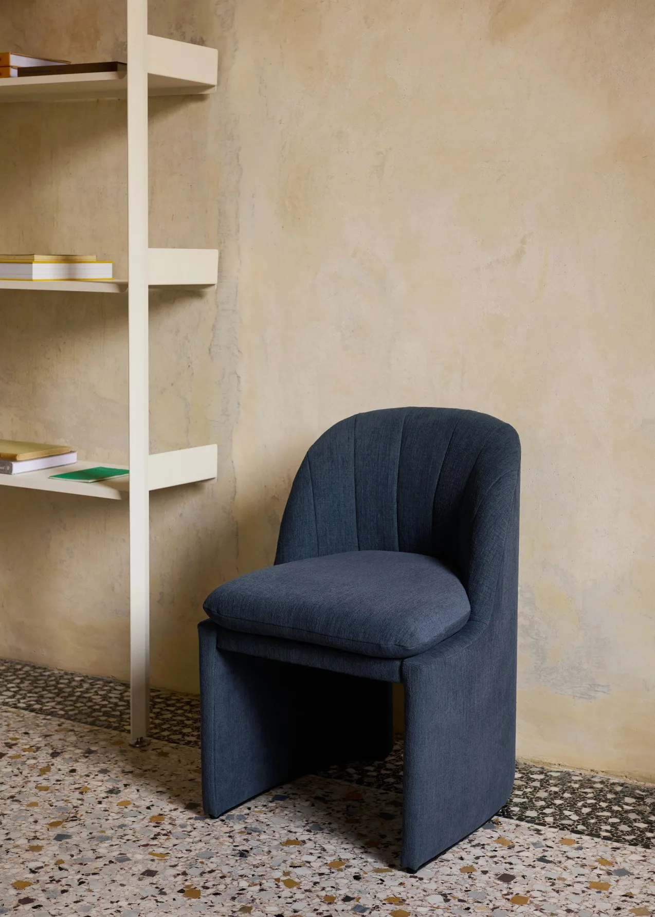 Chaise Loafer Side Chair SC106, Gentle 0193 &Tradition