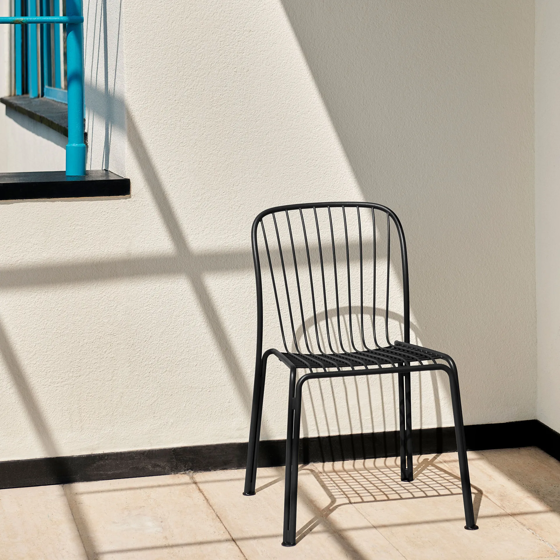 Chaise Thorvald SC94, Warm black &Tradition