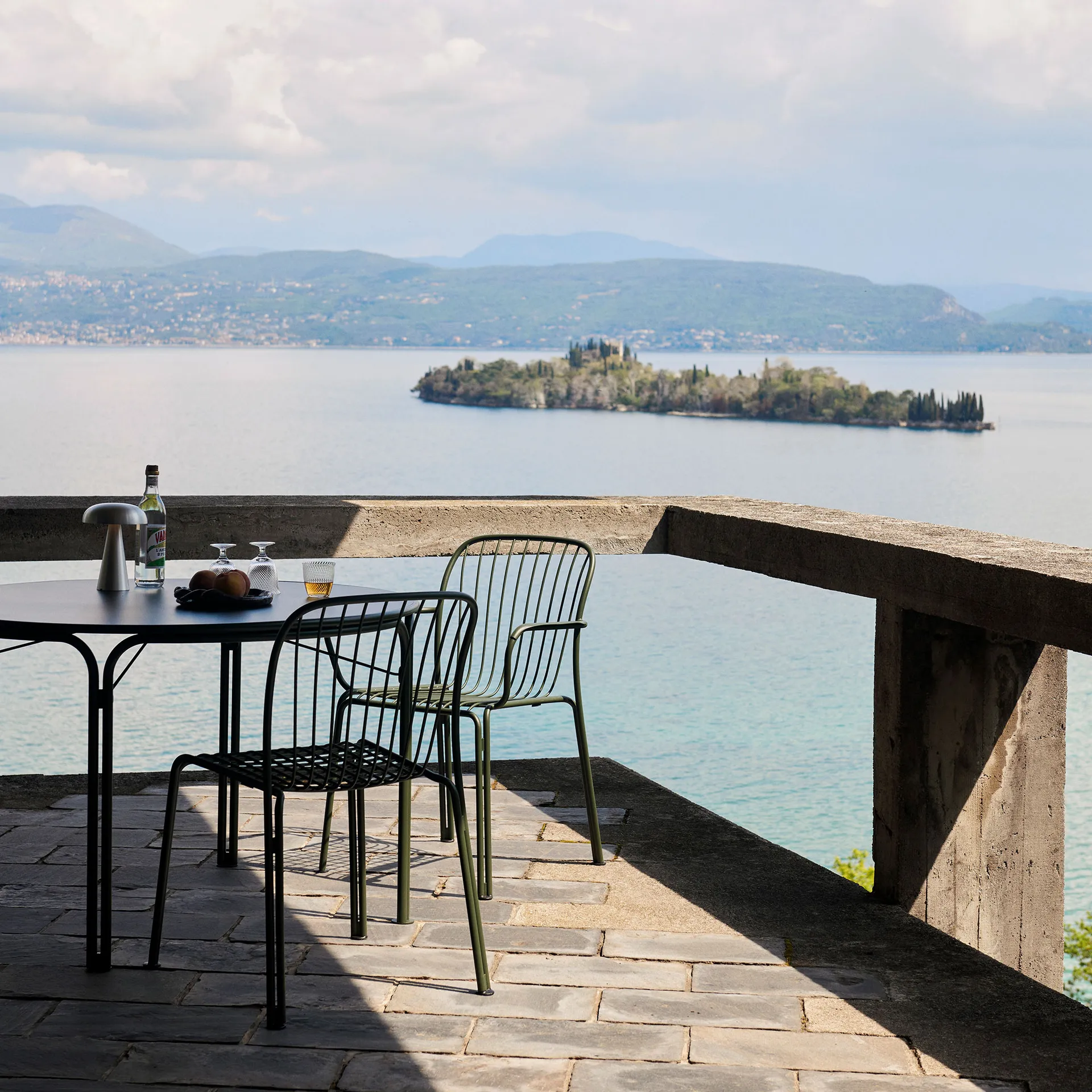 Chaise Thorvald SC95, Bronze green &Tradition