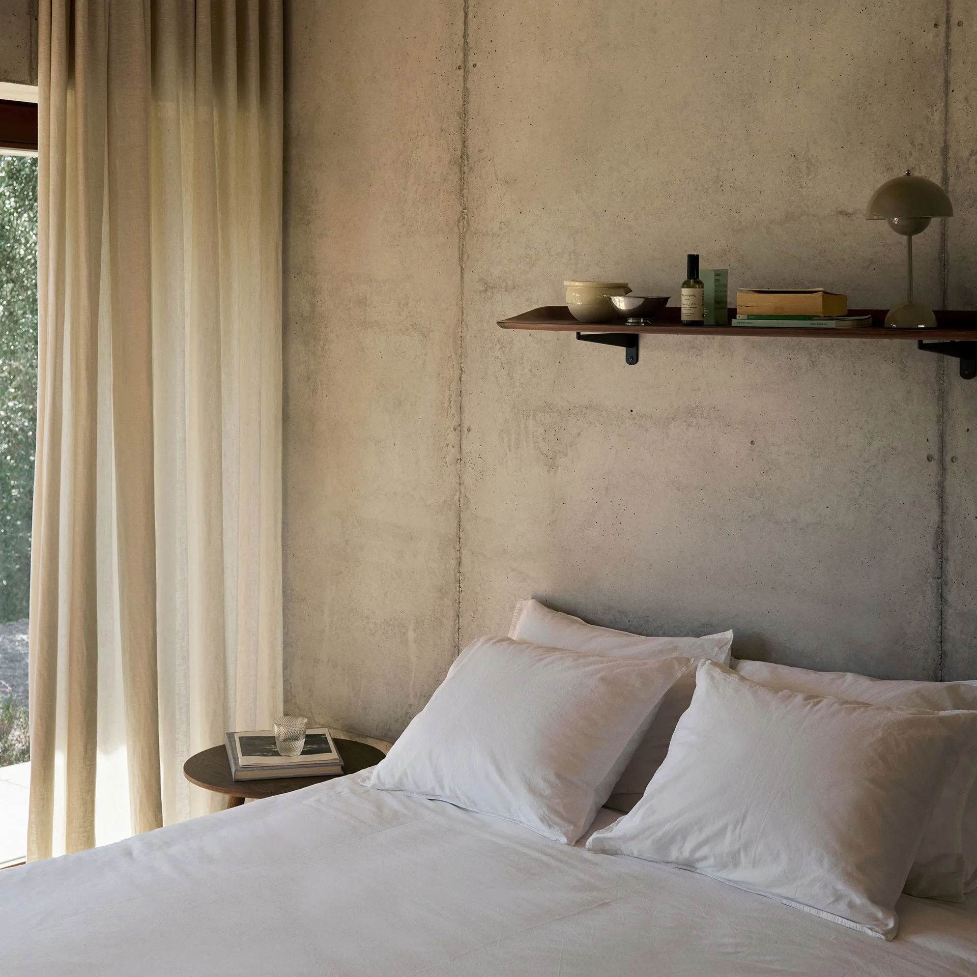 Étagère Guild HM15 120 cm, Solid lacquered walnut &Tradition