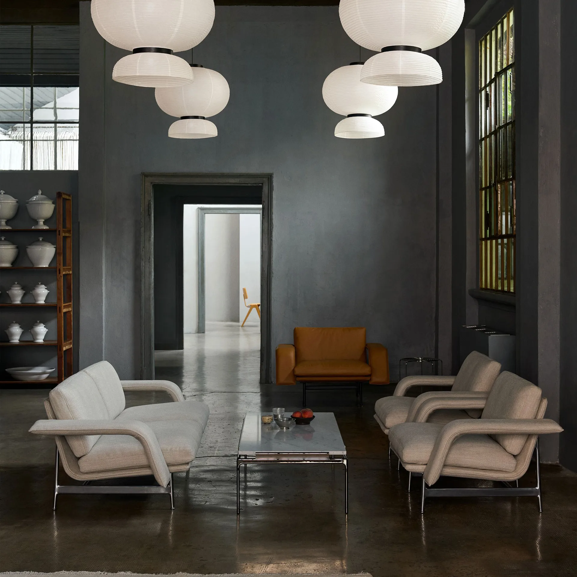 Fauteuil lounge Meantime AV29, Pol. aluminium-Ecriture 0210 &Tradition