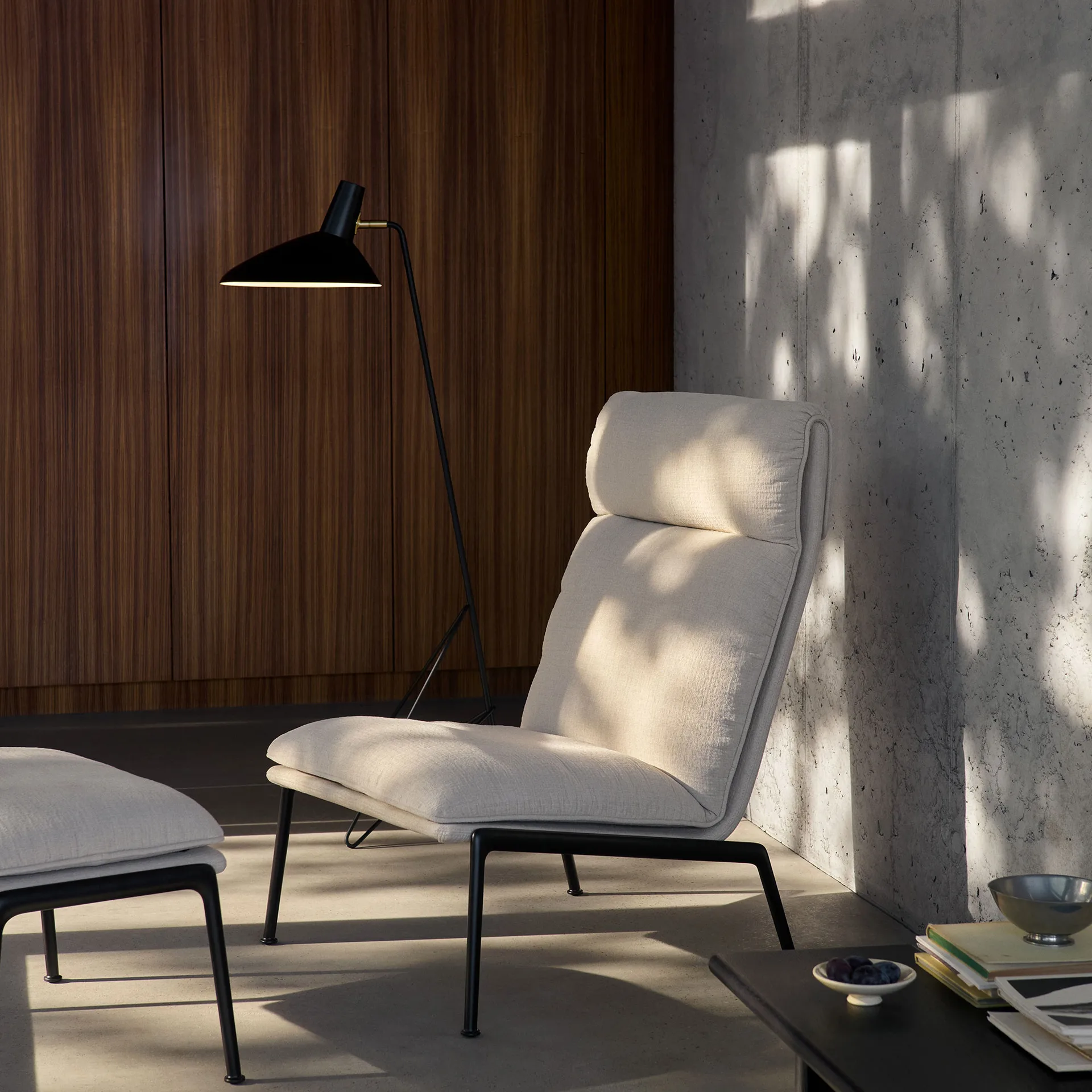 Fauteuil lounge Muno LN16 High back, Warm black-Cifrado 0221 &Tradition