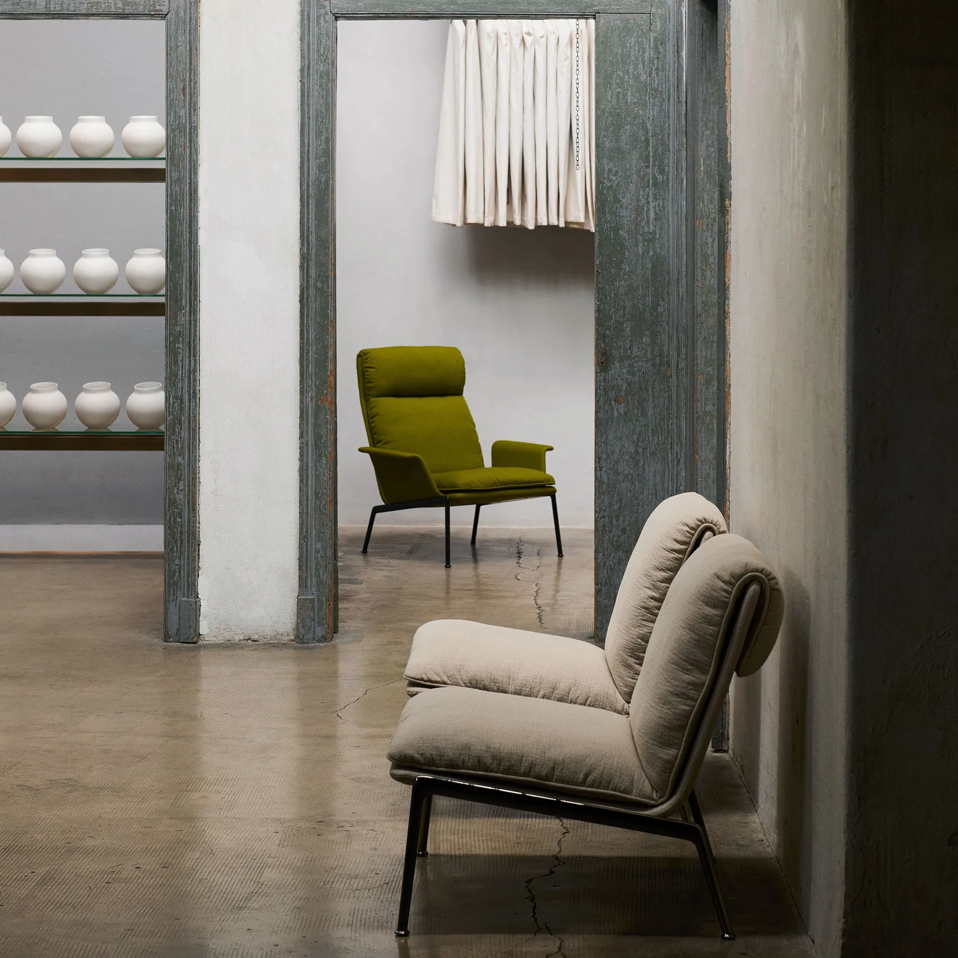 Fauteuil lounge Muno LN17 High back, Warm black-Vidar 0956 &Tradition