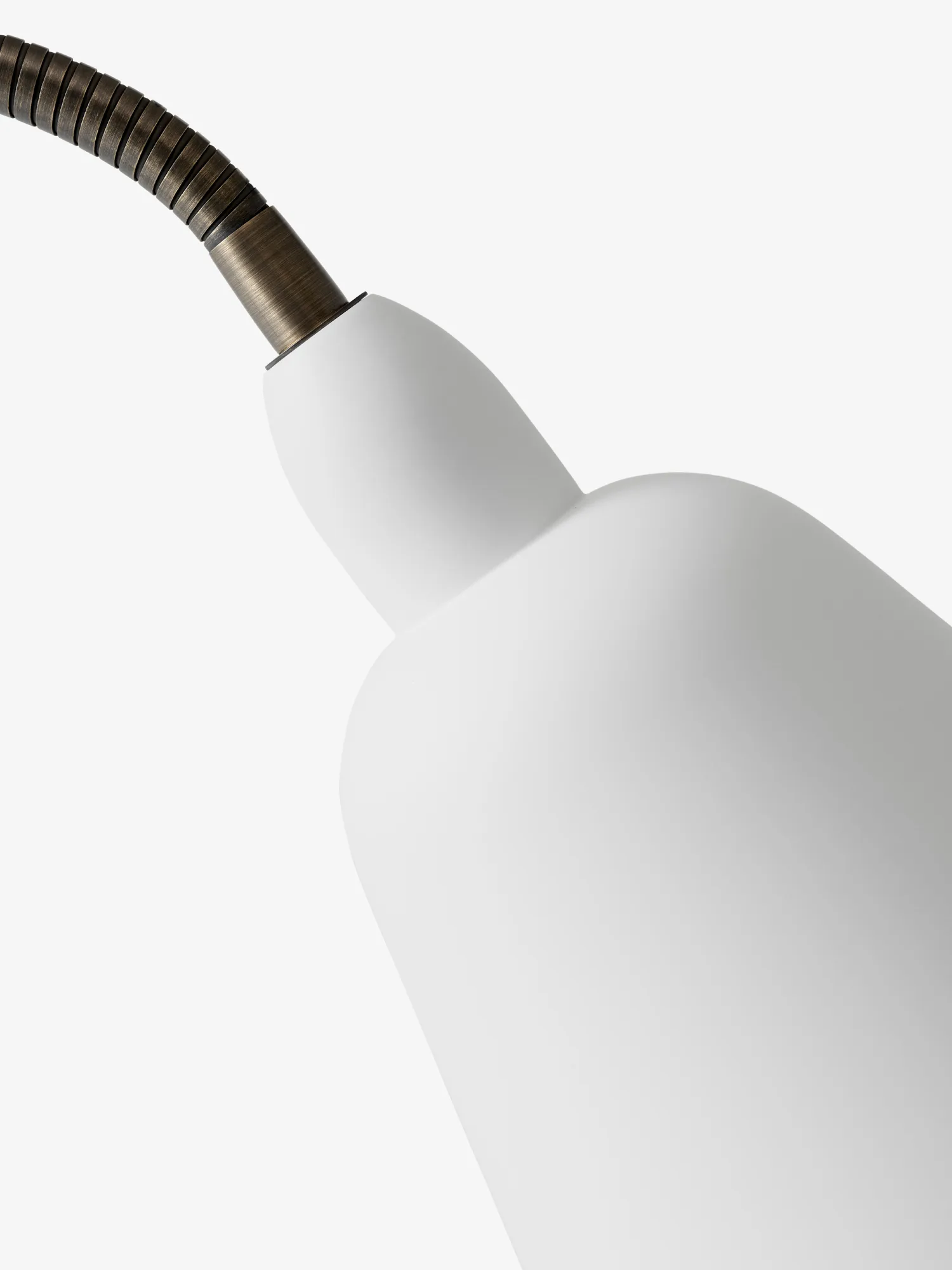 Lampadaire Bellevue AJ7 Anniversary Edition, White-bronzed brass &Tradition