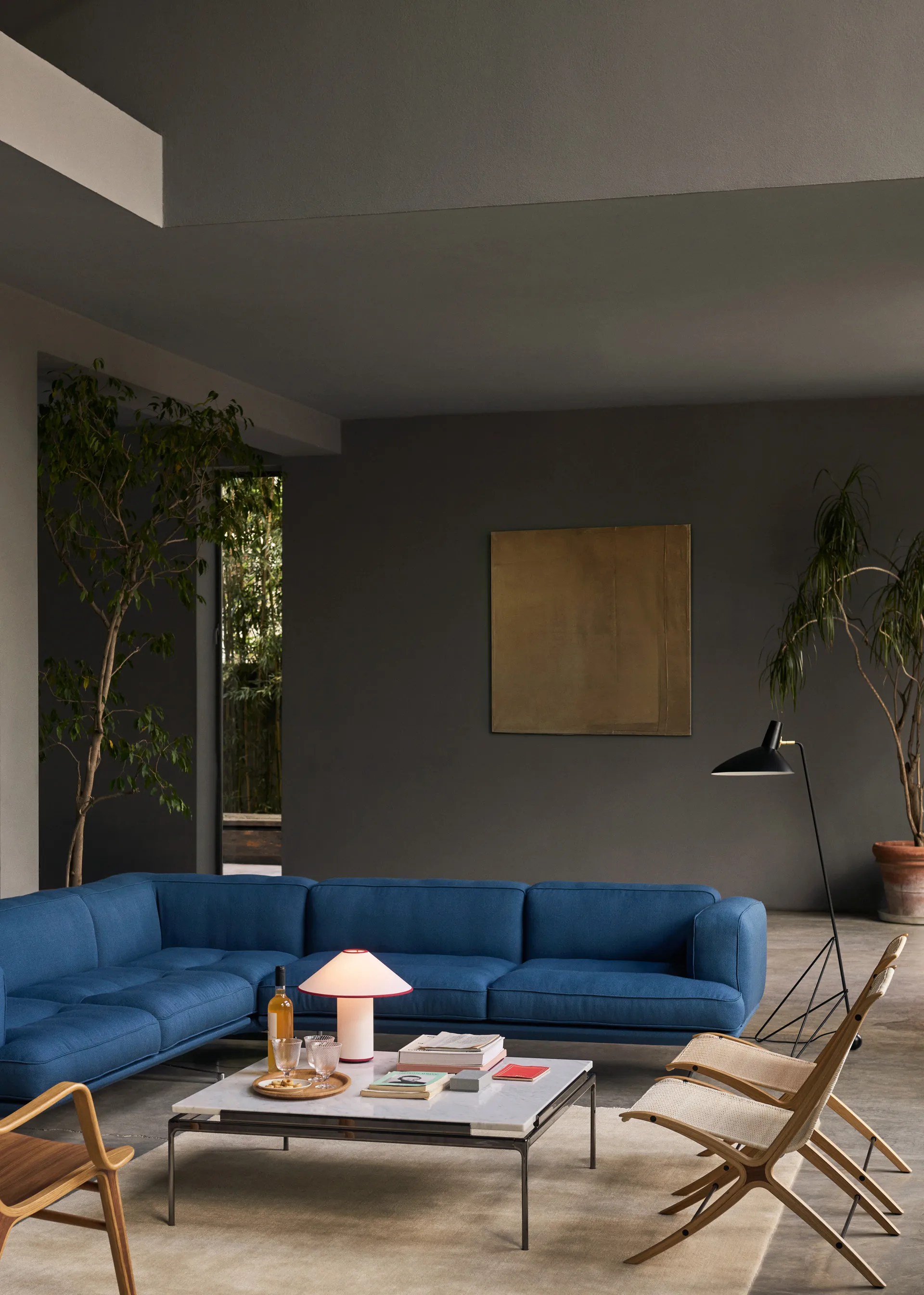 Lampadaire tripode HM8, Matt black &Tradition