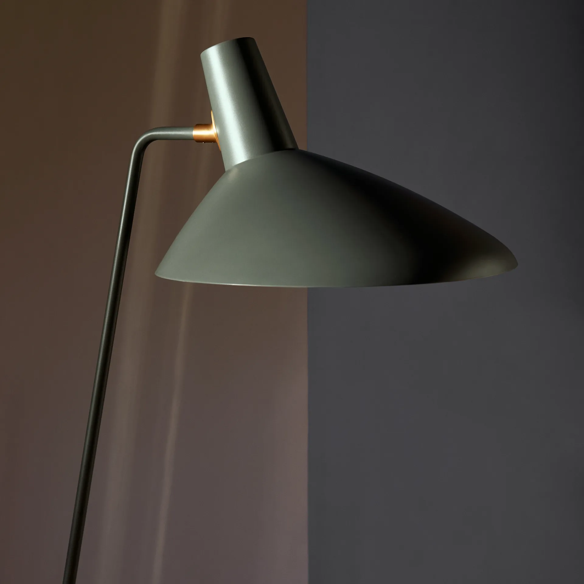 Lampadaire tripode HM8, Mousse &Tradition