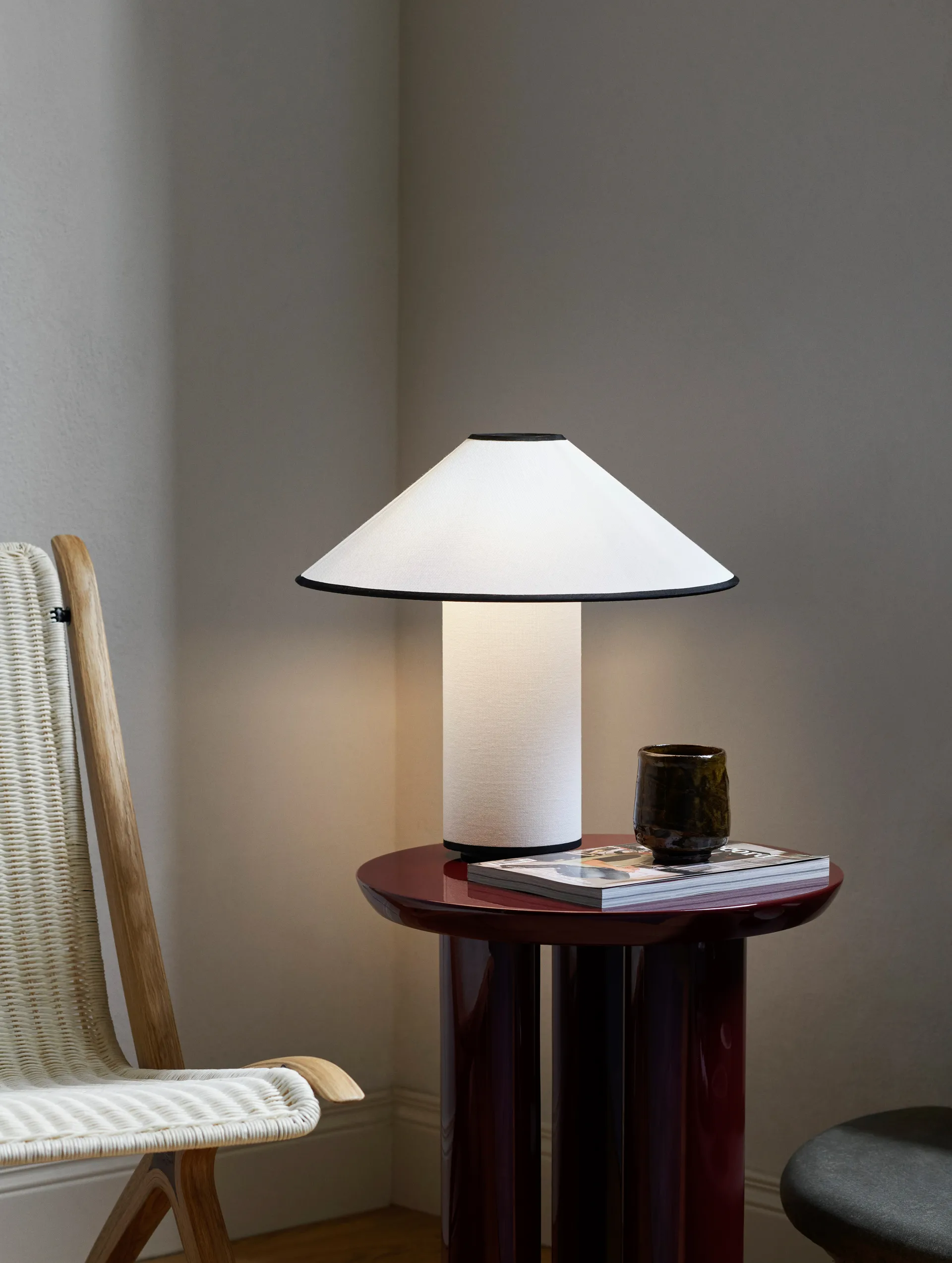 Lampe de table Colette ATD6, Noir et blanc &Tradition
