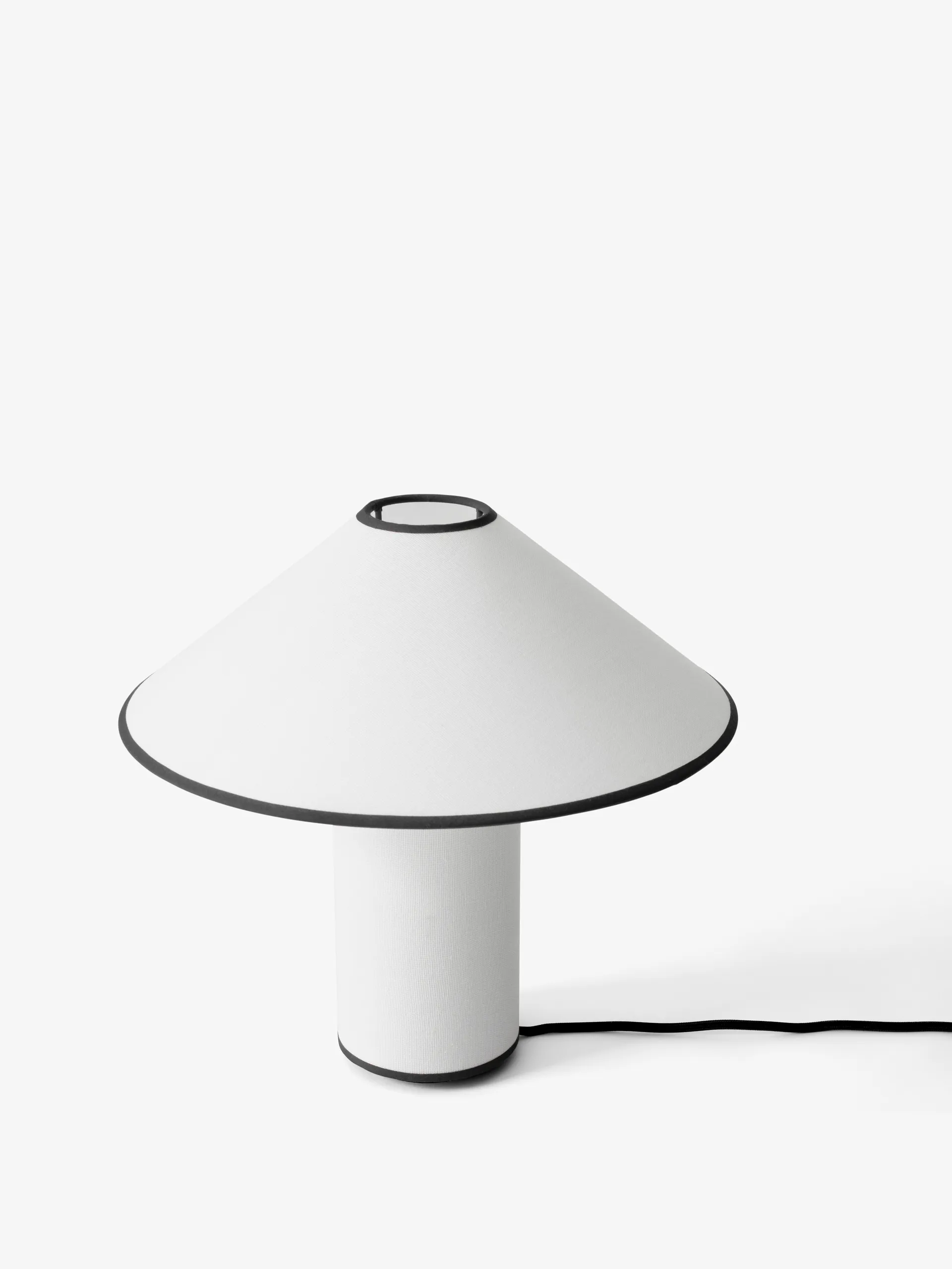 Lampe de table Colette ATD6, Noir et blanc &Tradition