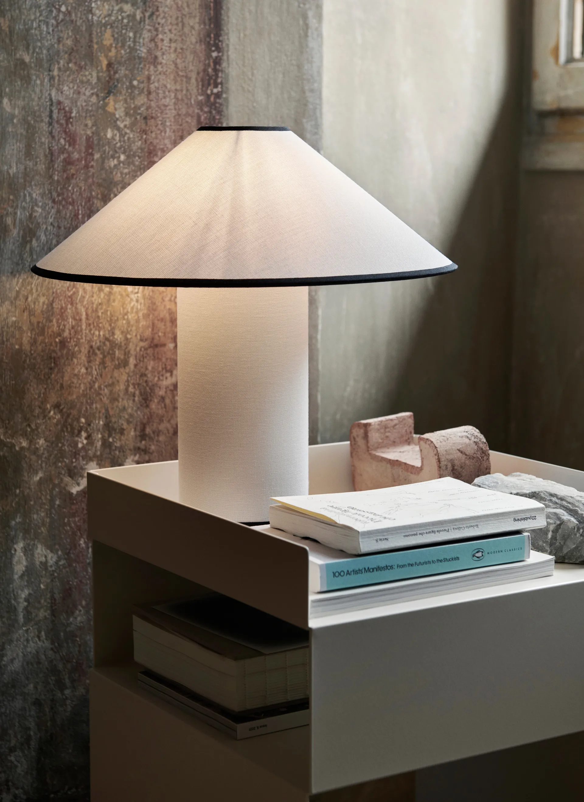 Lampe de table Colette ATD6, Noir et blanc &Tradition