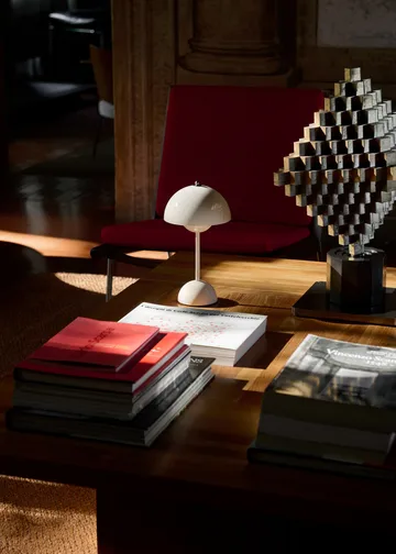 Lampe de table Flowerpot portable VP9 - Ivory - &Tradition