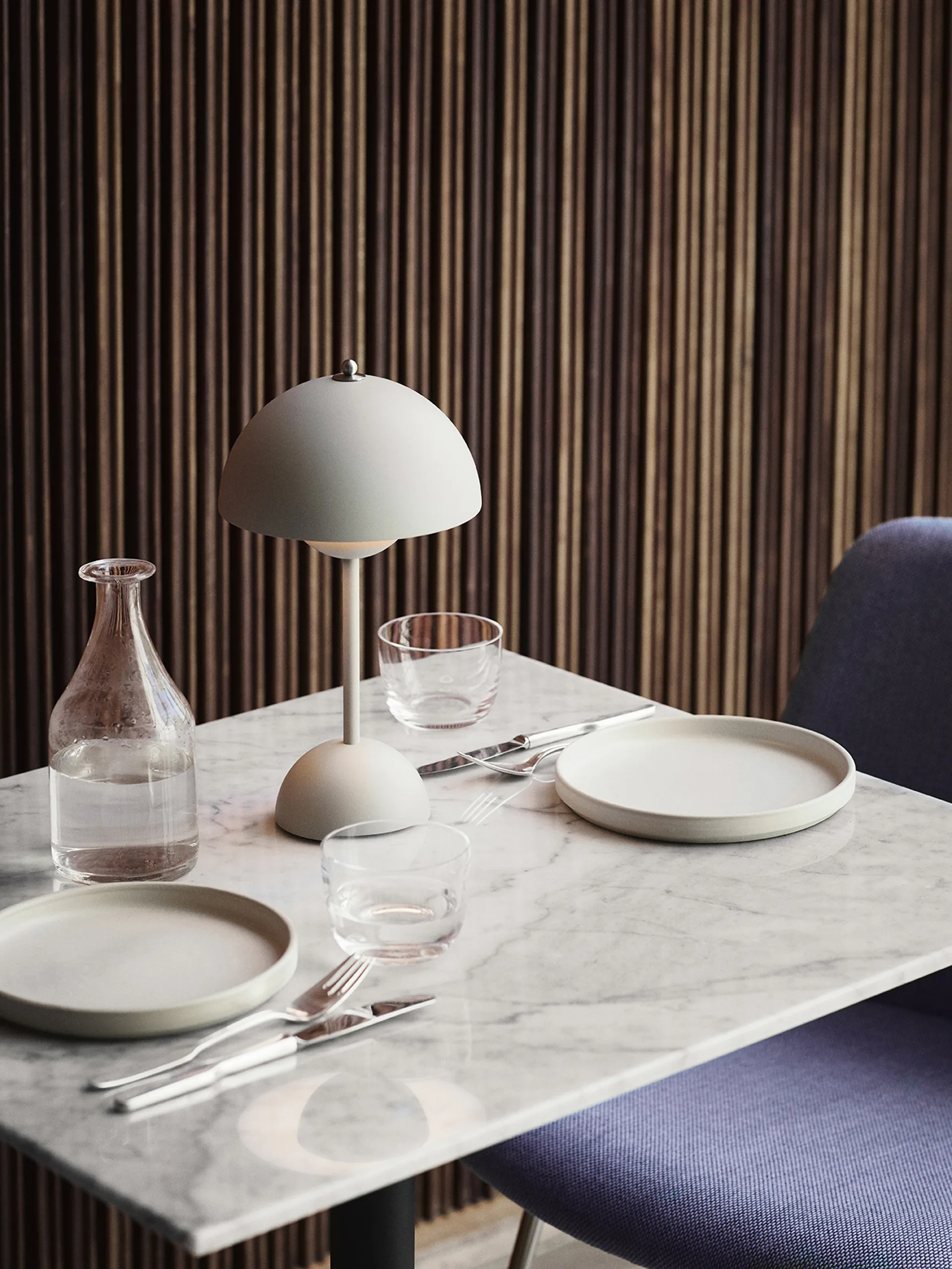 Lampe de table Flowerpot portable VP9, Matt white &Tradition