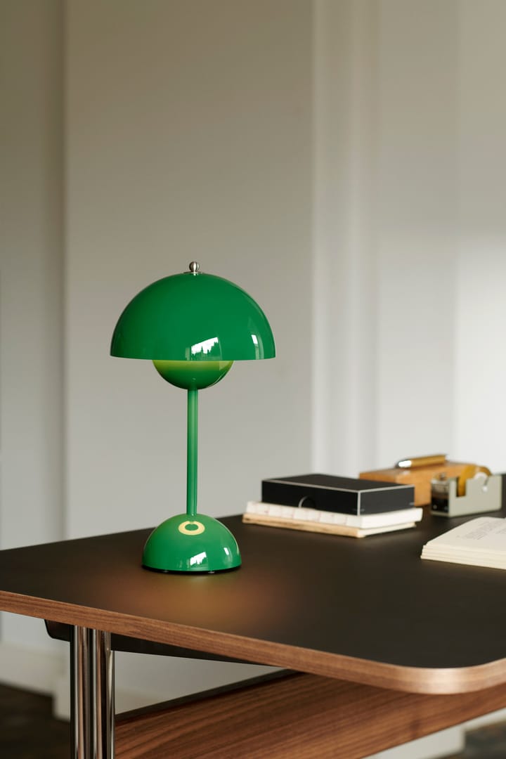 Lampe de table Flowerpot portable VP9 - Signal green - &Tradition