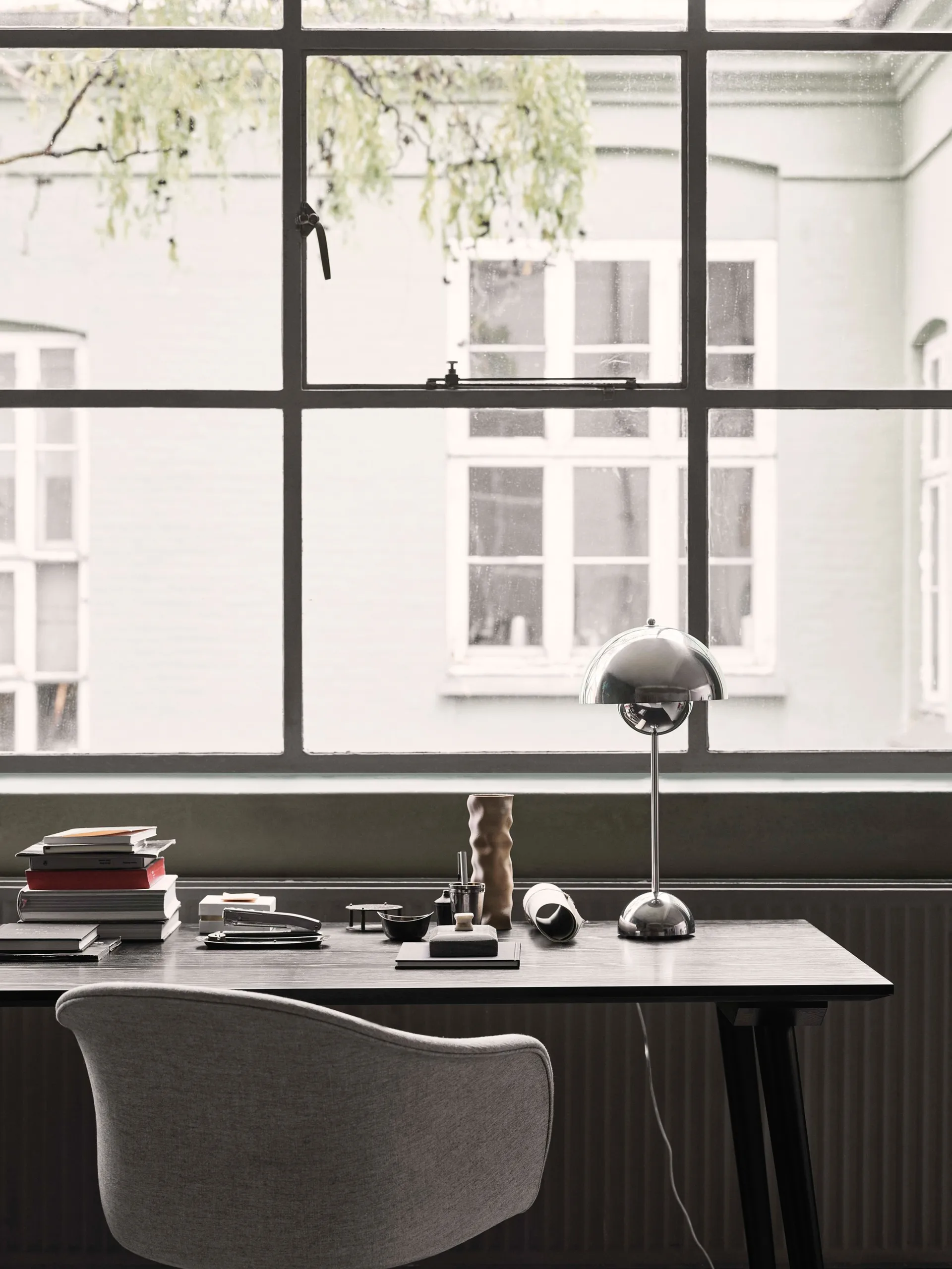 Lampe de table FlowerPot VP3, Chrome-plated &Tradition