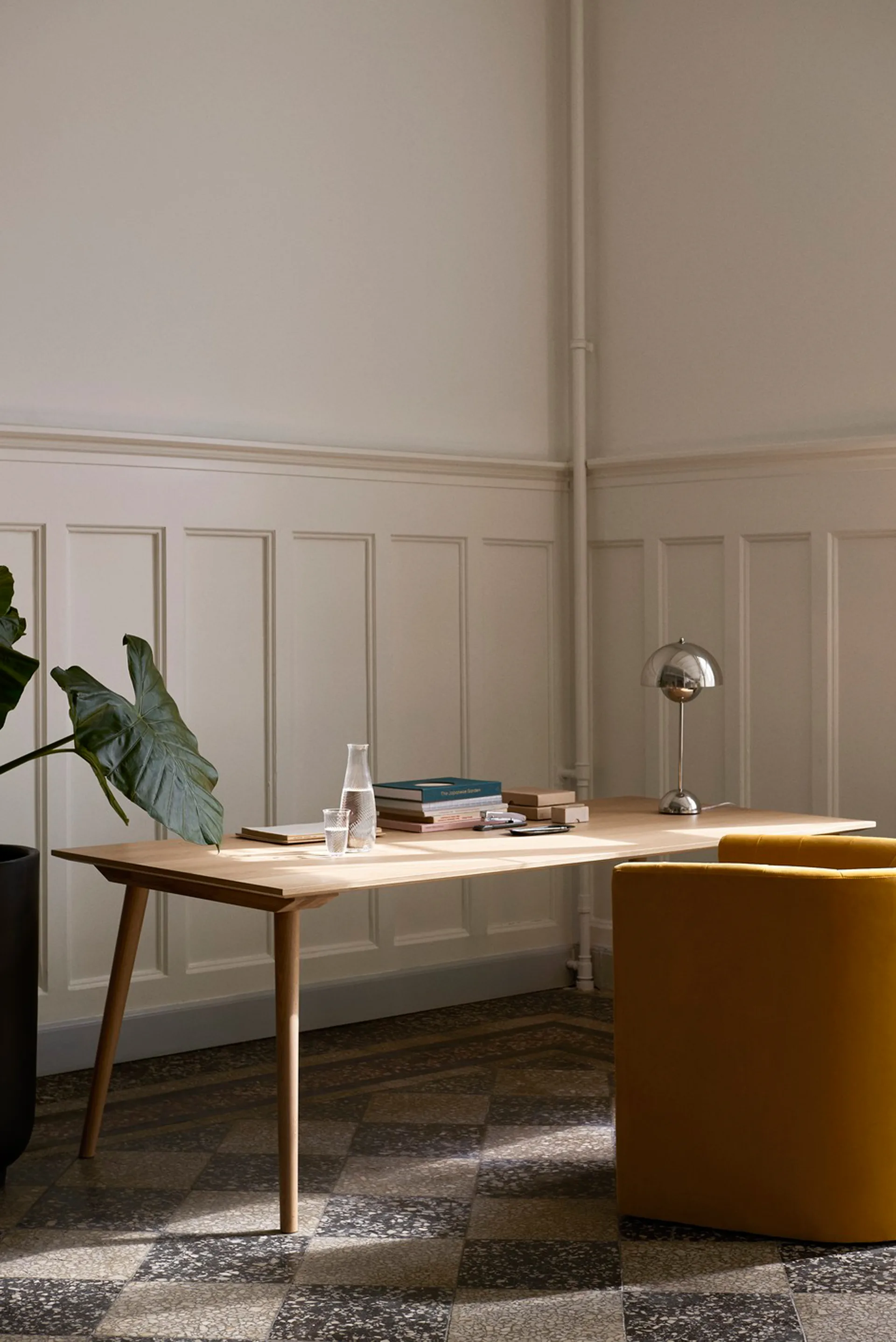 Lampe de table FlowerPot VP3, Chrome-plated &Tradition