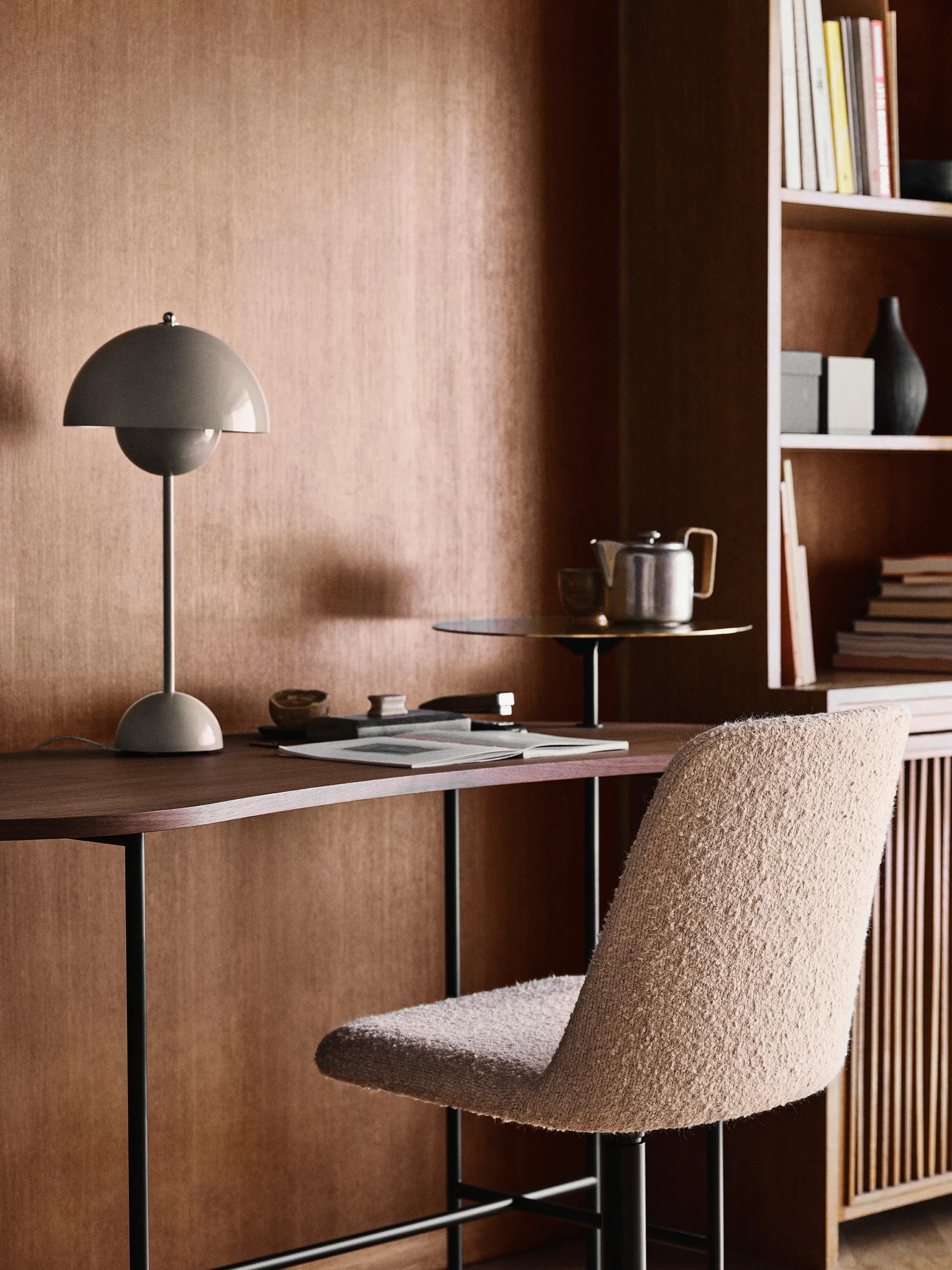 Lampe de table FlowerPot VP3, taupe &Tradition