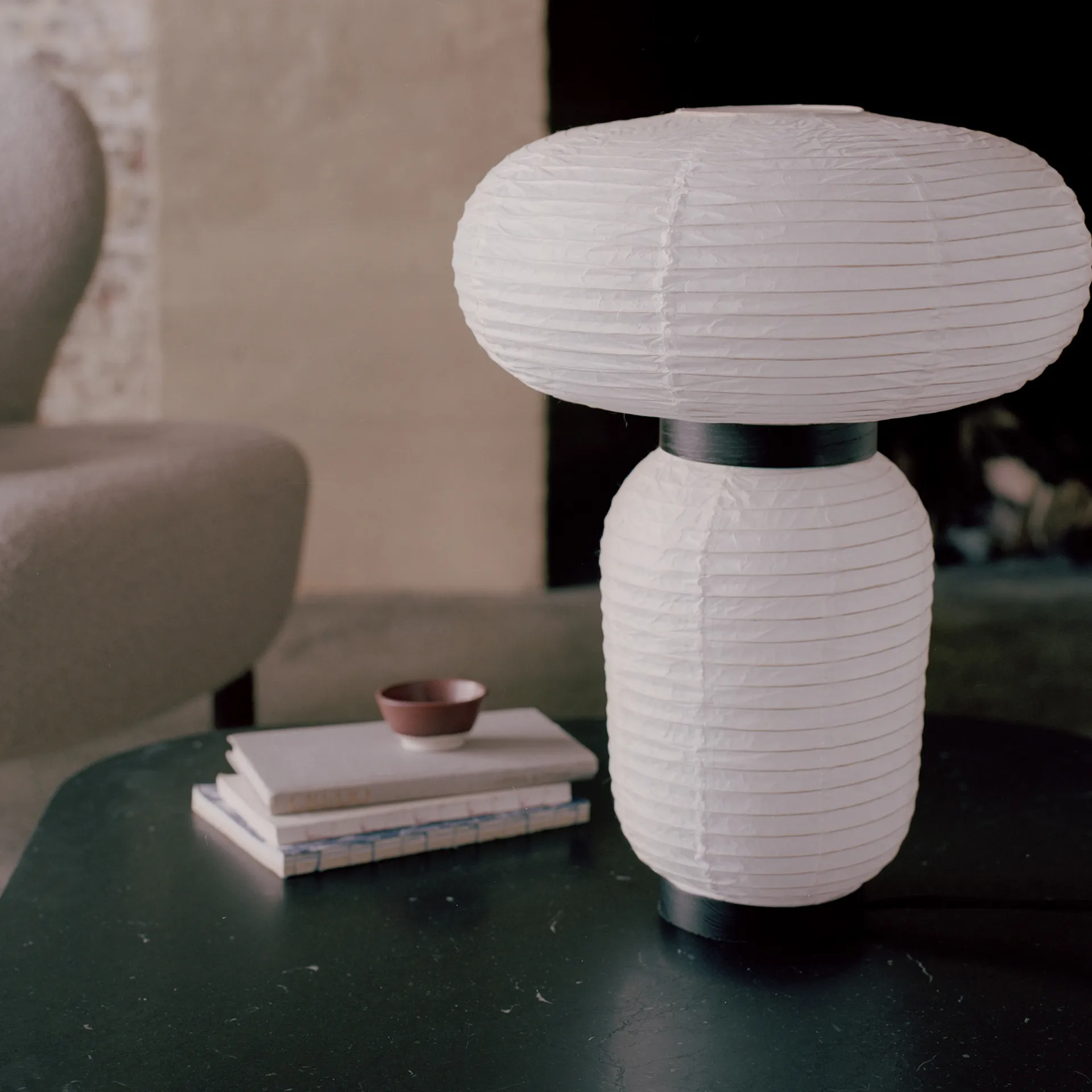 Lampe de table Formakami JH18, ivory white &Tradition
