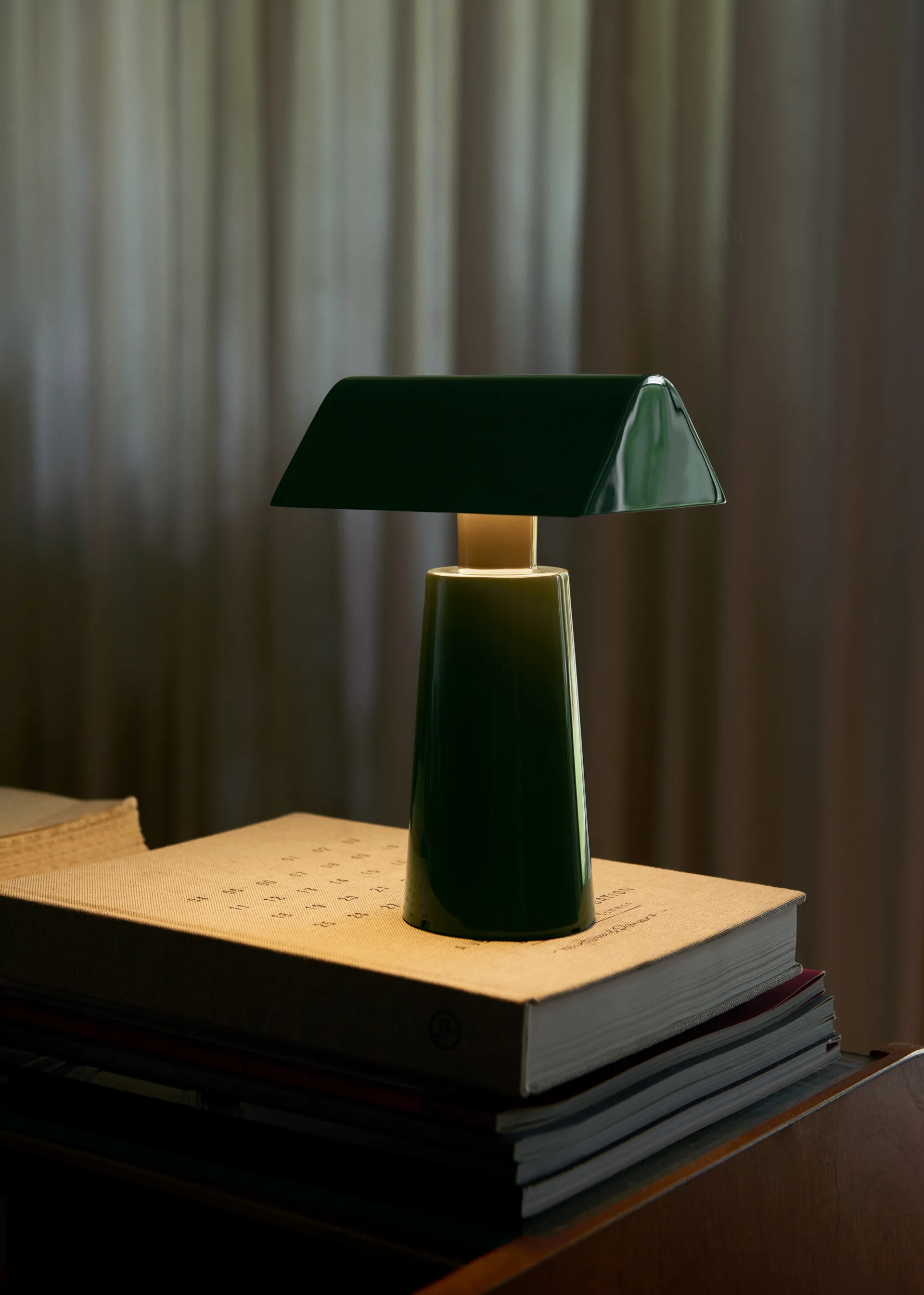 Lampe de table portable Caret MF1, Forest &Tradition
