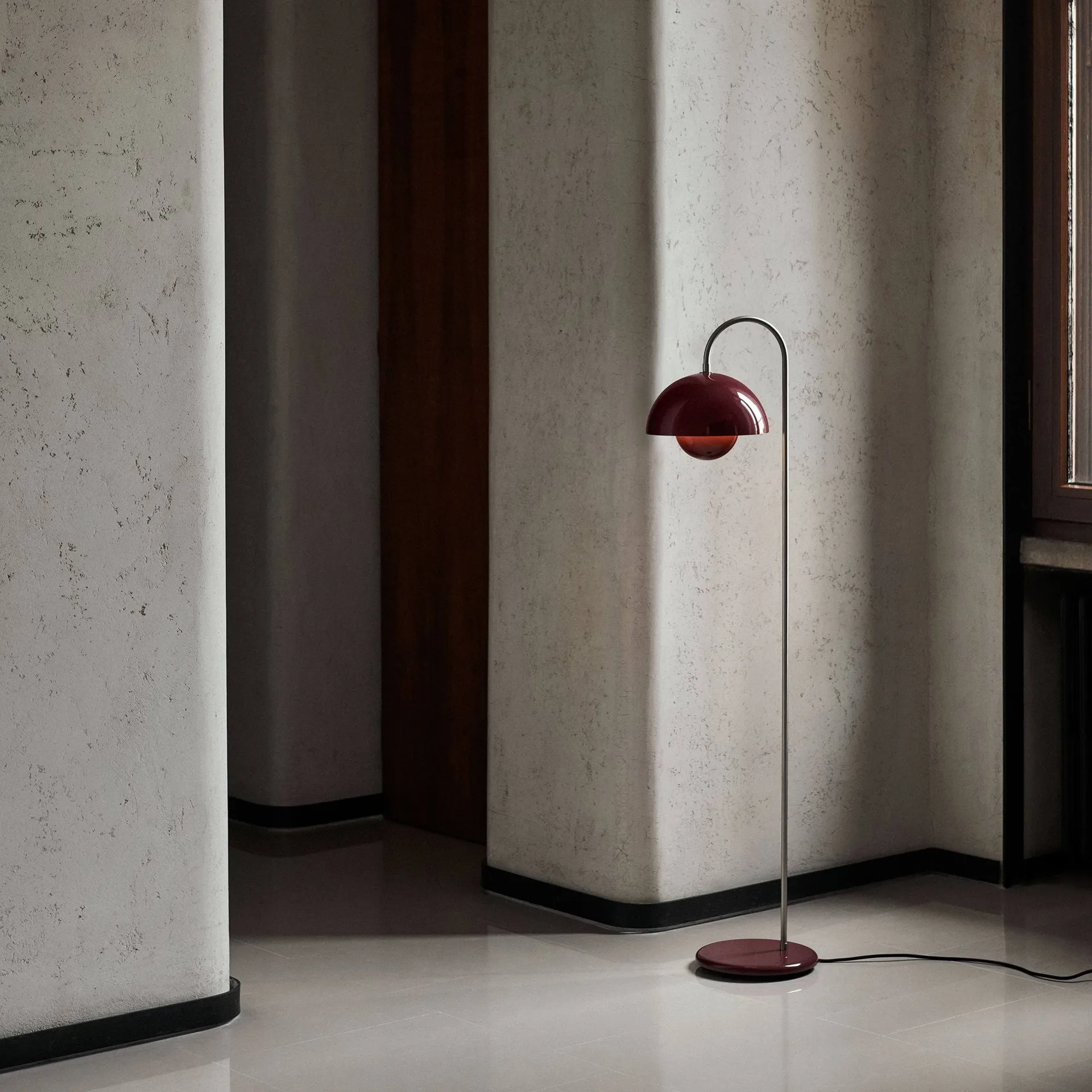 Lampe sur pied Flowerpot VP12, Dark plum &Tradition